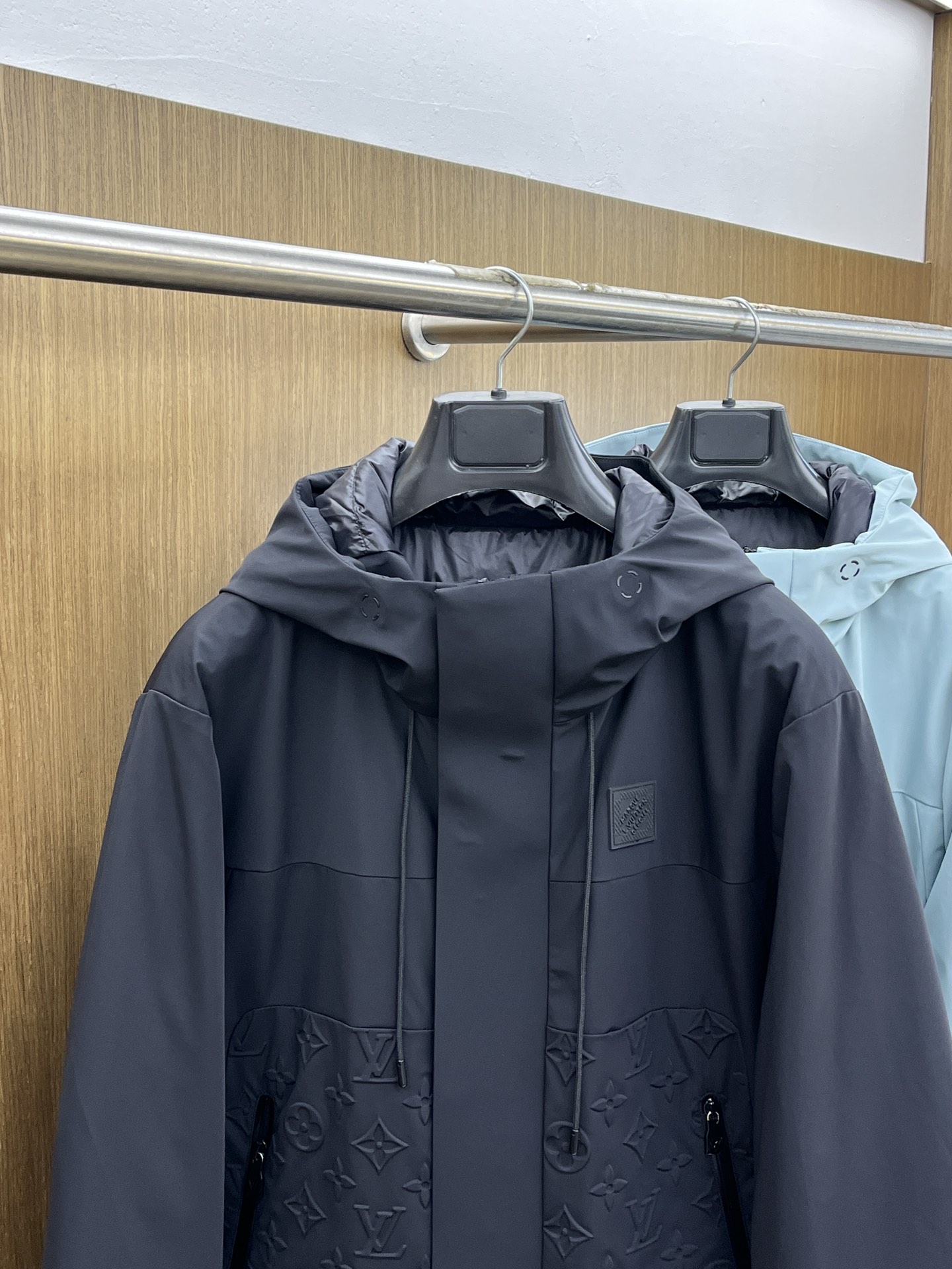 秋冬羽绒 LV 🔥🔥羽绒服2025最新款时尚设计师款羽绒外套.（连帽不可拆卸）处处细节显工艺足够的高级 