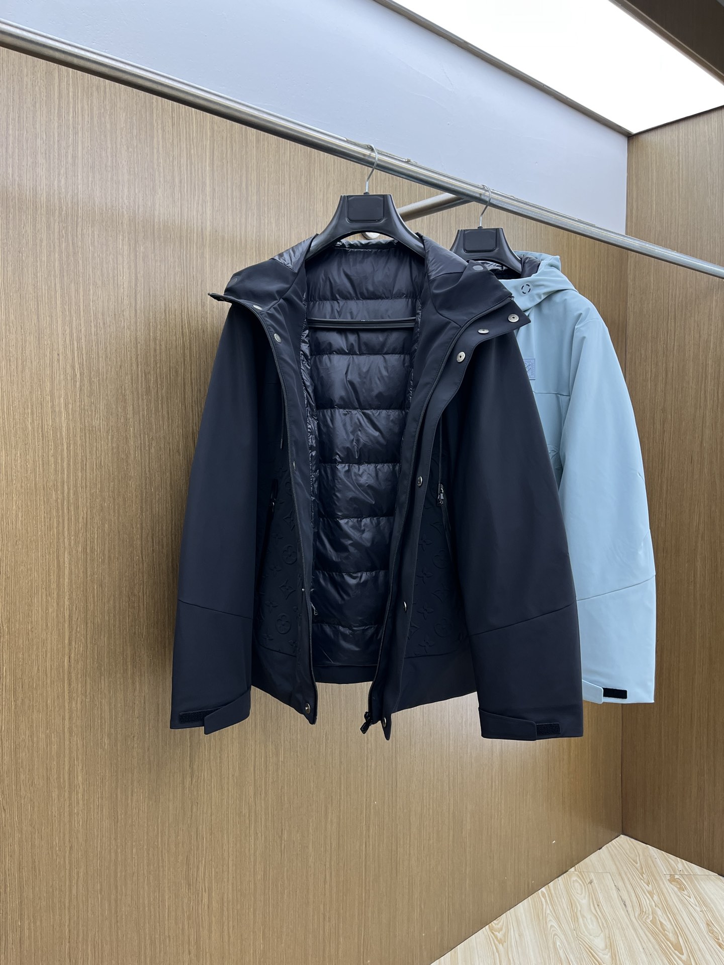 秋冬羽绒 LV 🔥🔥羽绒服2025最新款时尚设计师款羽绒外套.（连帽不可拆卸）处处细节显工艺足够的高级 