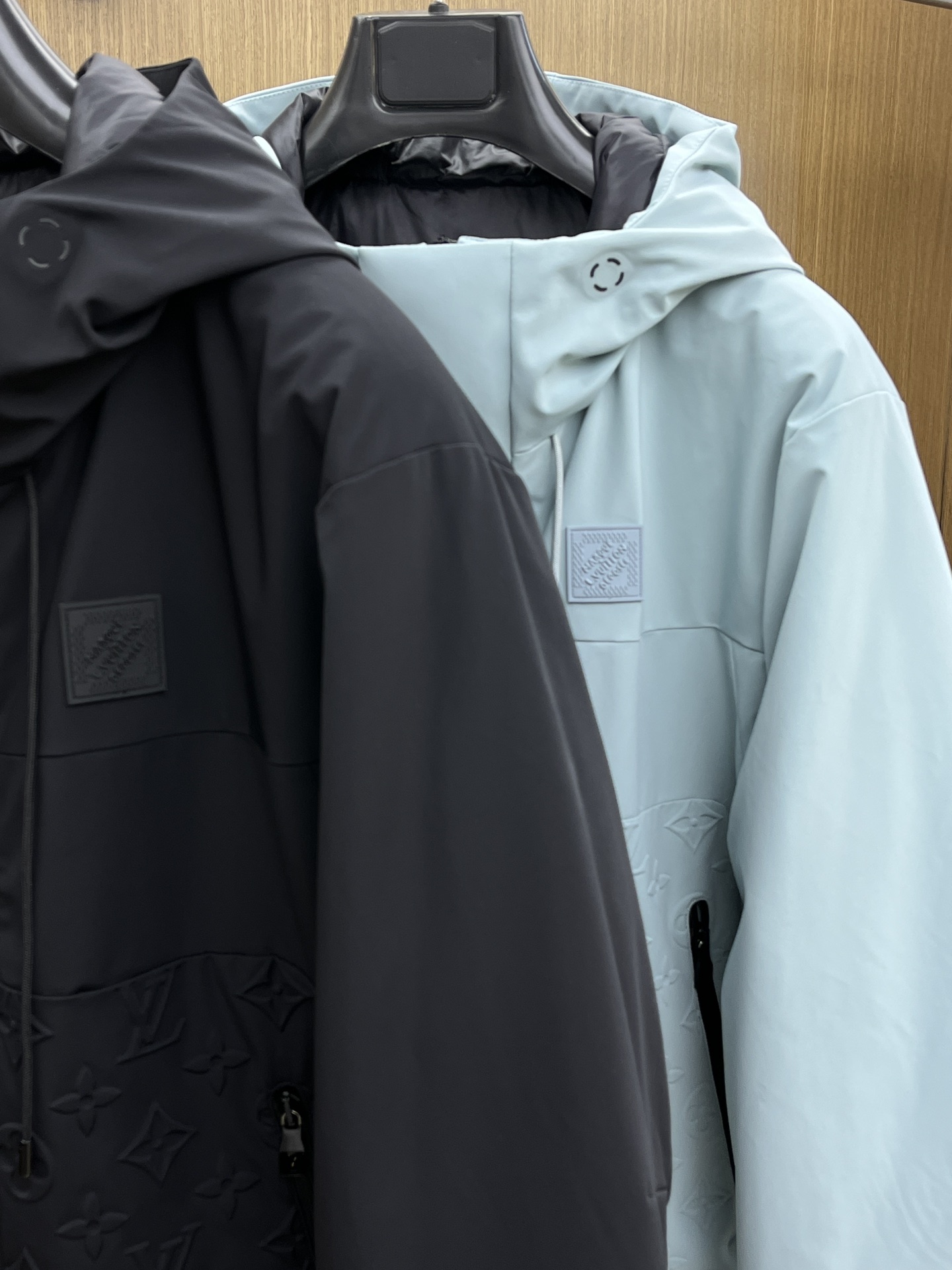 秋冬羽绒 LV 🔥🔥羽绒服2025最新款时尚设计师款羽绒外套.（连帽不可拆卸）处处细节显工艺足够的高级 