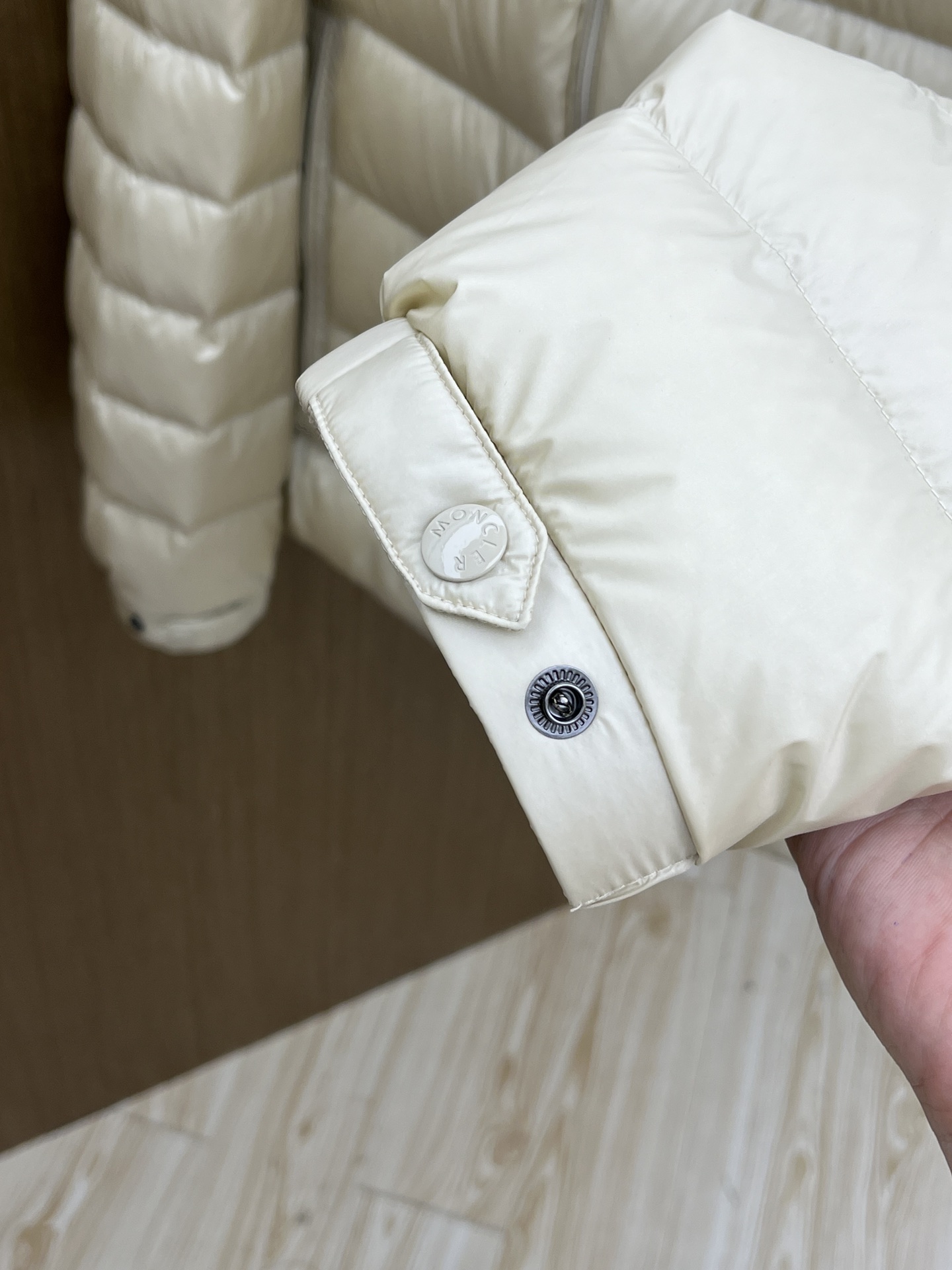 秋冬羽绒 Mon 🔥🔥羽绒服2025最新款时尚设计师款羽绒外套.（连帽不可可拆卸）处处细节显工艺足够的高