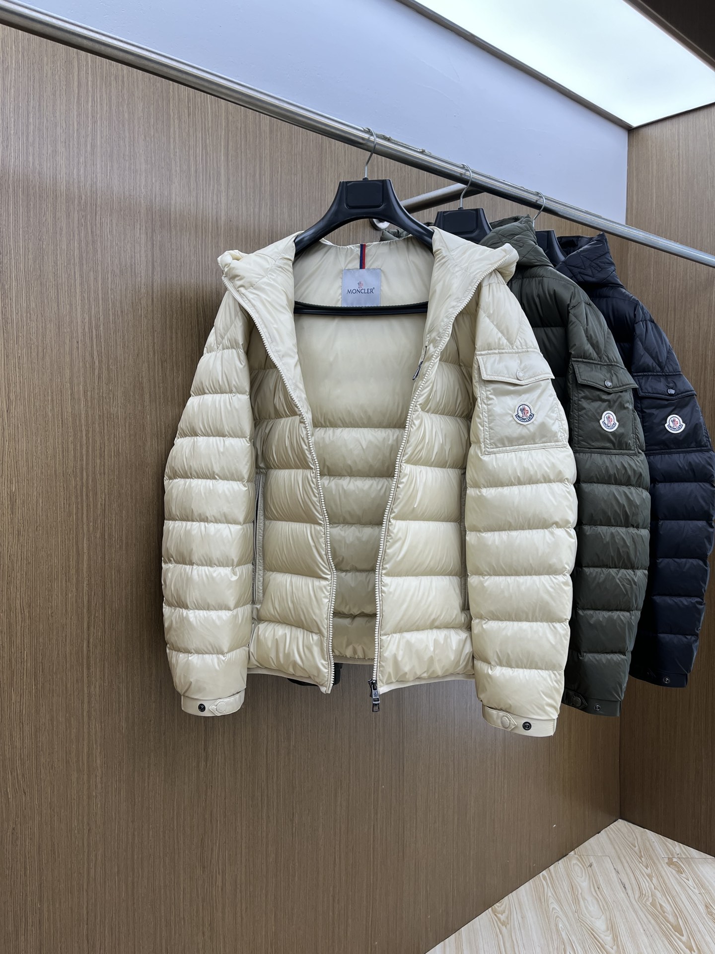 秋冬羽绒 Mon 🔥🔥羽绒服2025最新款时尚设计师款羽绒外套.（连帽不可可拆卸）处处细节显工艺足够的高