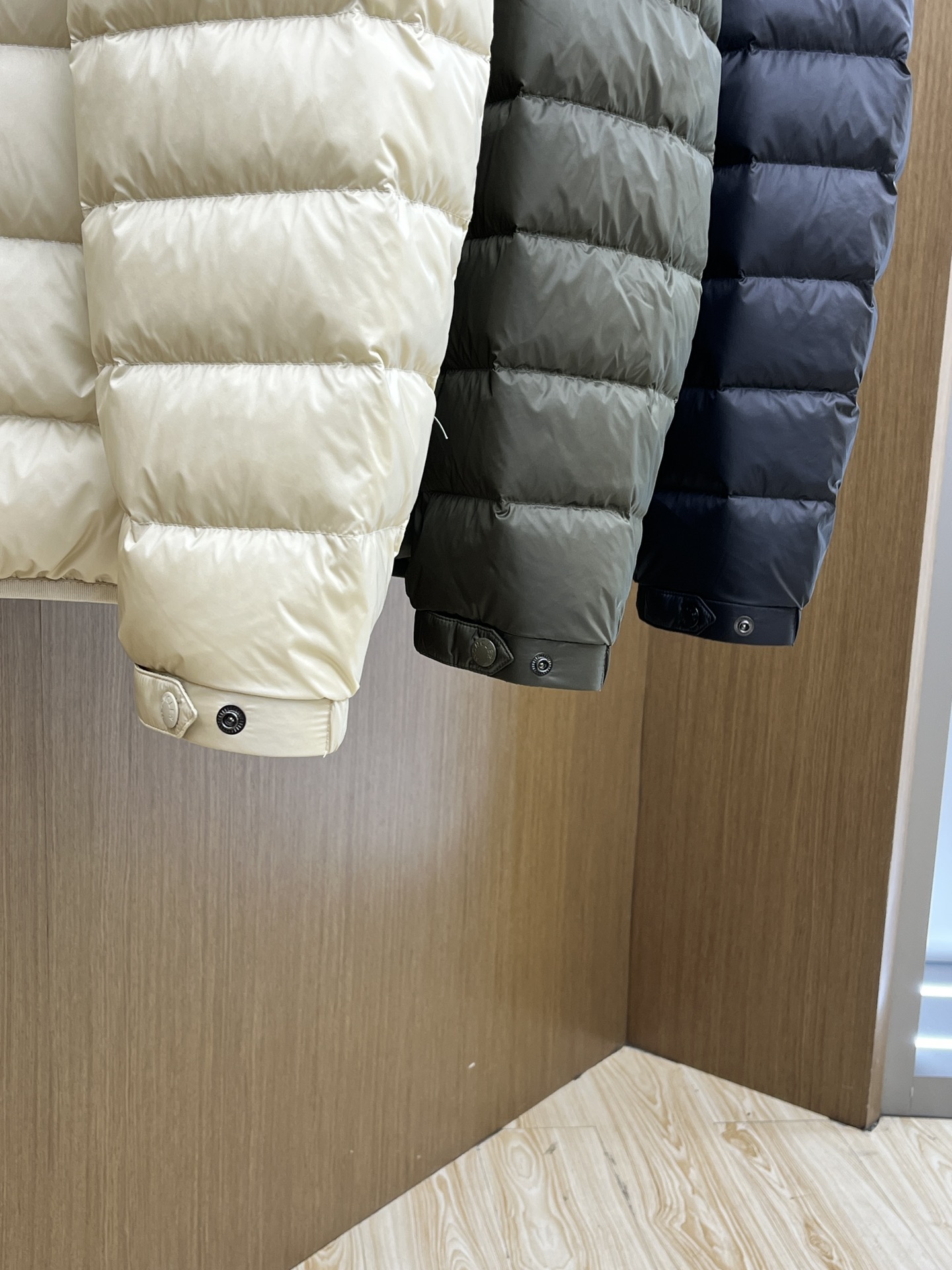 秋冬羽绒 Mon 🔥🔥羽绒服2025最新款时尚设计师款羽绒外套.（连帽不可可拆卸）处处细节显工艺足够的高