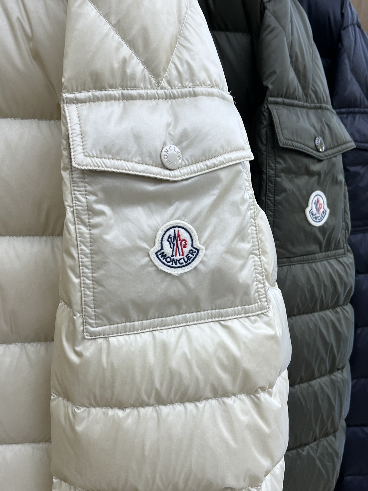 秋冬羽绒 Mon 🔥🔥羽绒服2025最新款时尚设计师款羽绒外套.（连帽不可可拆卸）处处细节显工艺足够的高