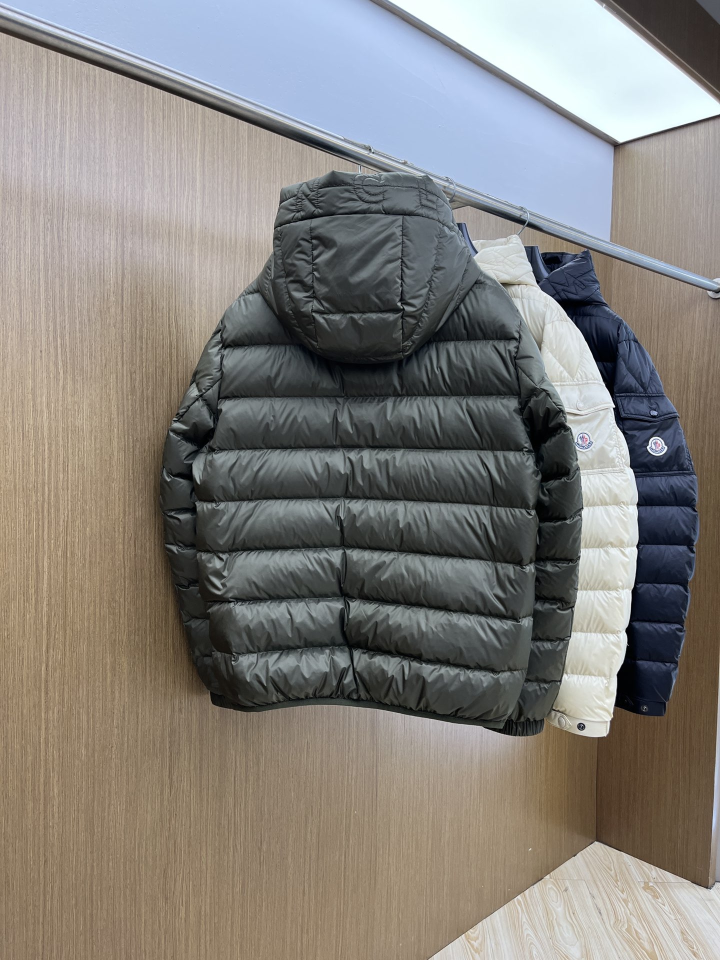 秋冬羽绒 Mon 🔥🔥羽绒服2025最新款时尚设计师款羽绒外套.（连帽不可可拆卸）处处细节显工艺足够的高