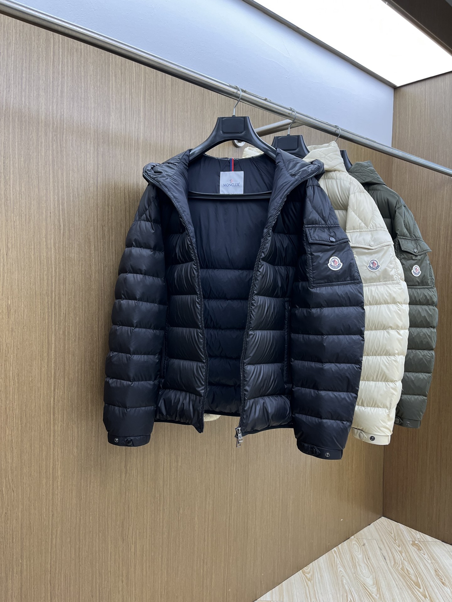 秋冬羽绒 Mon 🔥🔥羽绒服2025最新款时尚设计师款羽绒外套.（连帽不可可拆卸）处处细节显工艺足够的高