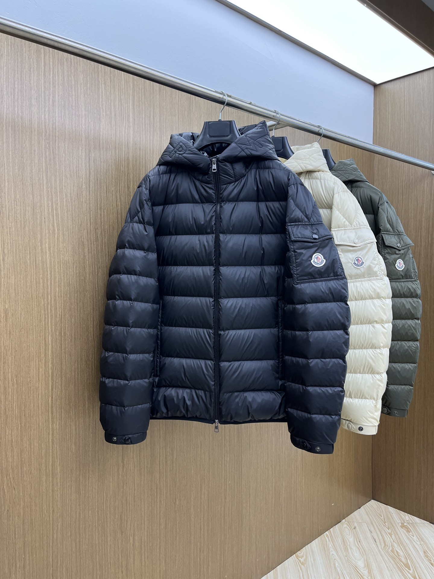 秋冬羽绒 Mon 🔥🔥羽绒服2025最新款时尚设计师款羽绒外套.（连帽不可可拆卸）处处细节显工艺足够的高