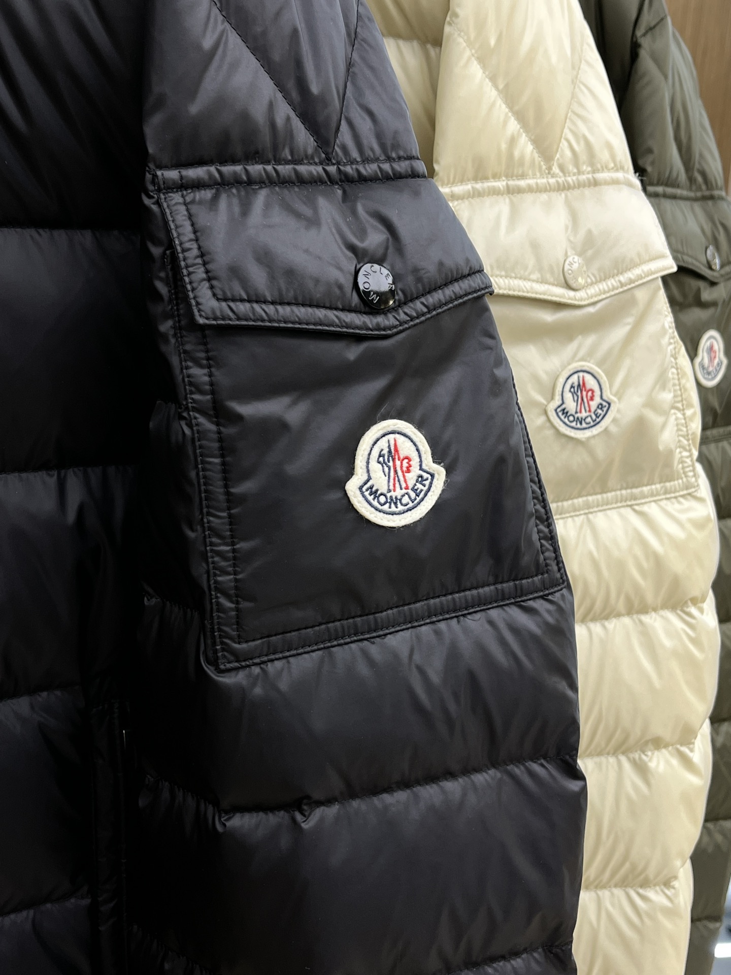 秋冬羽绒 Mon 🔥🔥羽绒服2025最新款时尚设计师款羽绒外套.（连帽不可可拆卸）处处细节显工艺足够的高