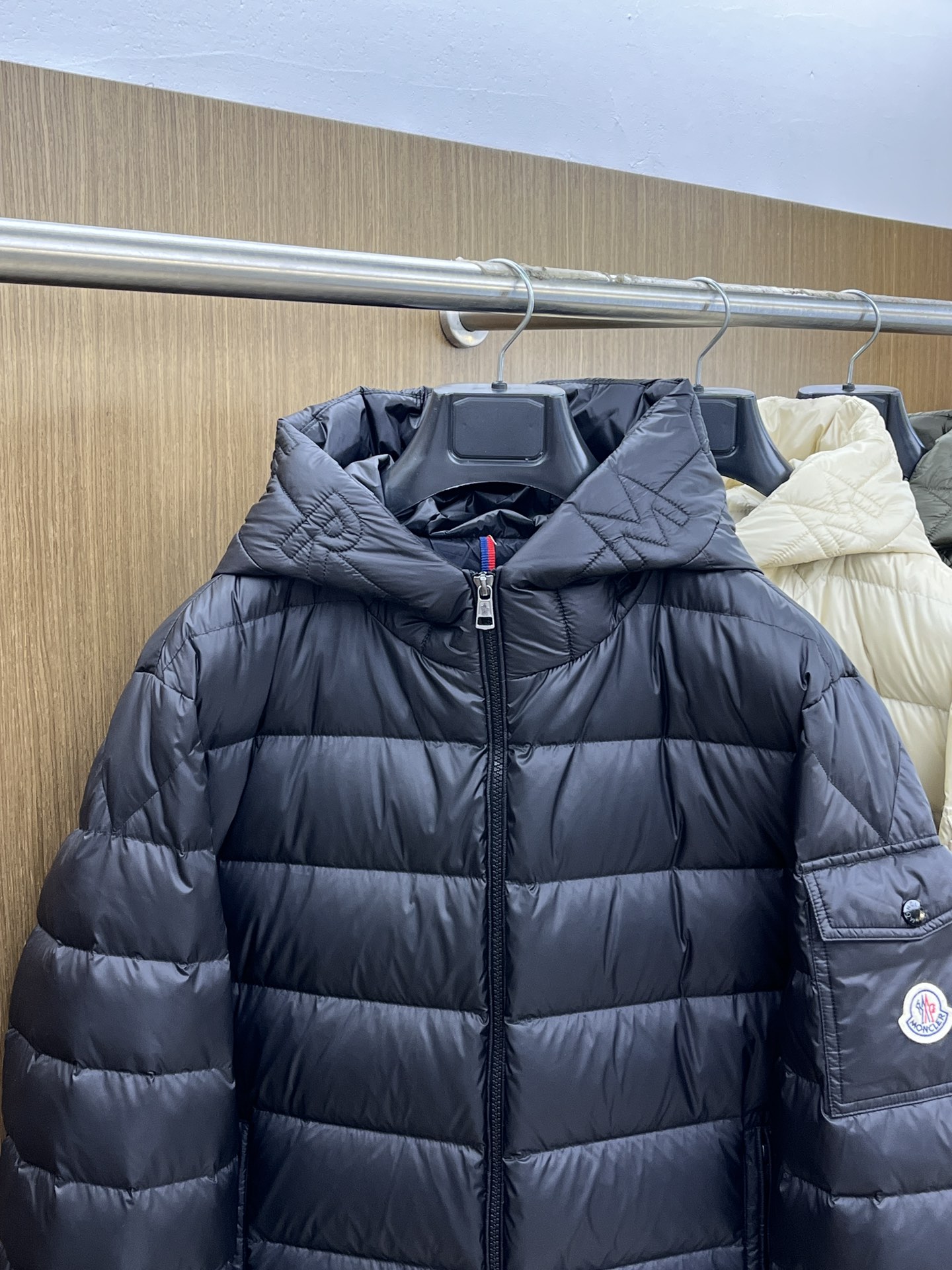 秋冬羽绒 Mon 🔥🔥羽绒服2025最新款时尚设计师款羽绒外套.（连帽不可可拆卸）处处细节显工艺足够的高