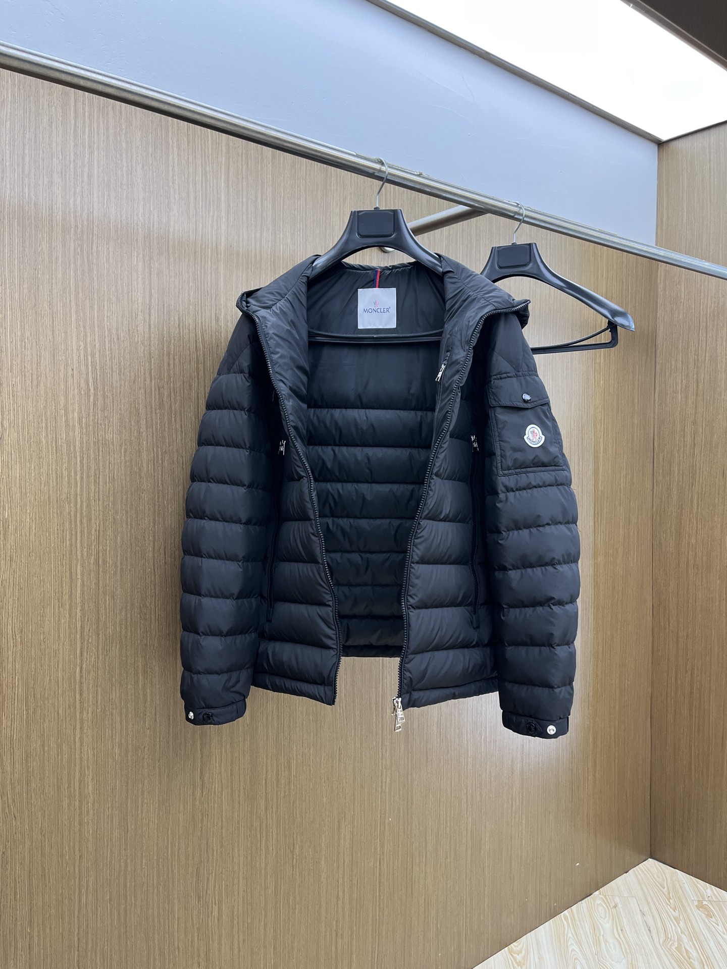 秋冬羽绒 Mon 🔥🔥羽绒服2025最新款时尚设计师款羽绒外套.（连帽不可可拆卸）处处细节显工艺足够的高