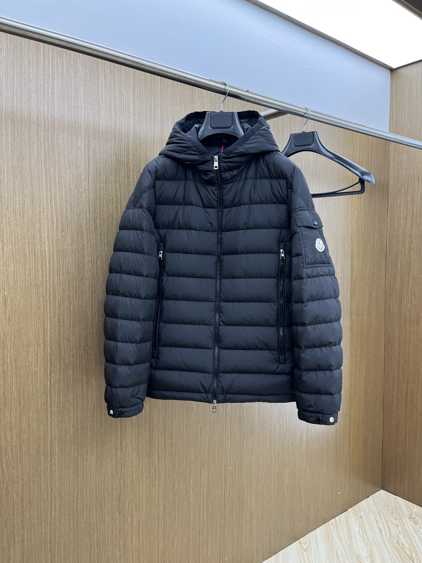 秋冬羽绒 Mon 🔥🔥羽绒服2025最新款时尚设计师款羽绒外套.（连帽不可可拆卸）处处细节显工艺足够的高