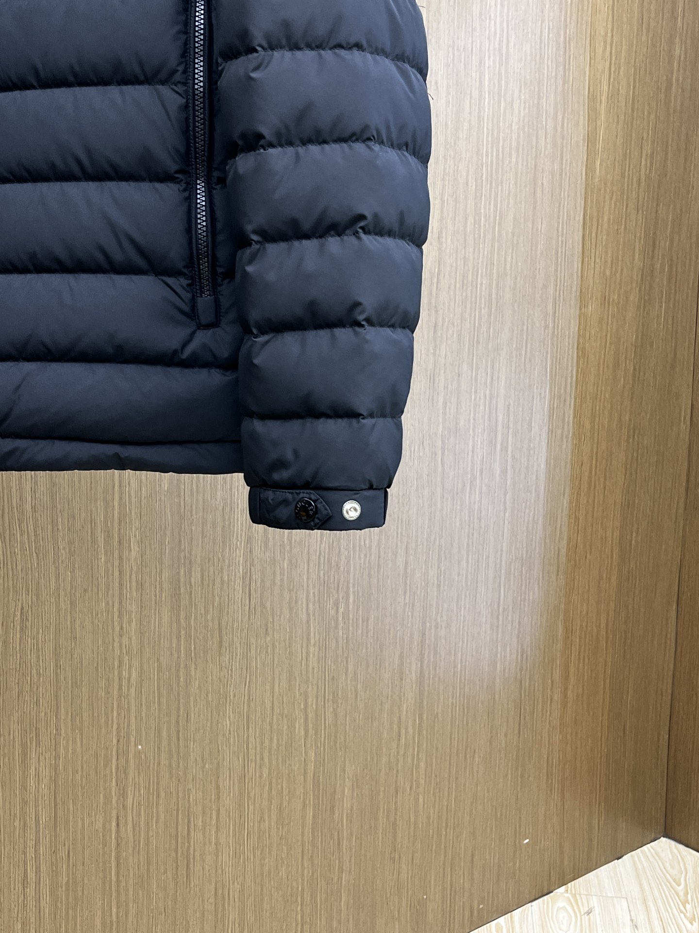 秋冬羽绒 Mon 🔥🔥羽绒服2025最新款时尚设计师款羽绒外套.（连帽不可可拆卸）处处细节显工艺足够的高