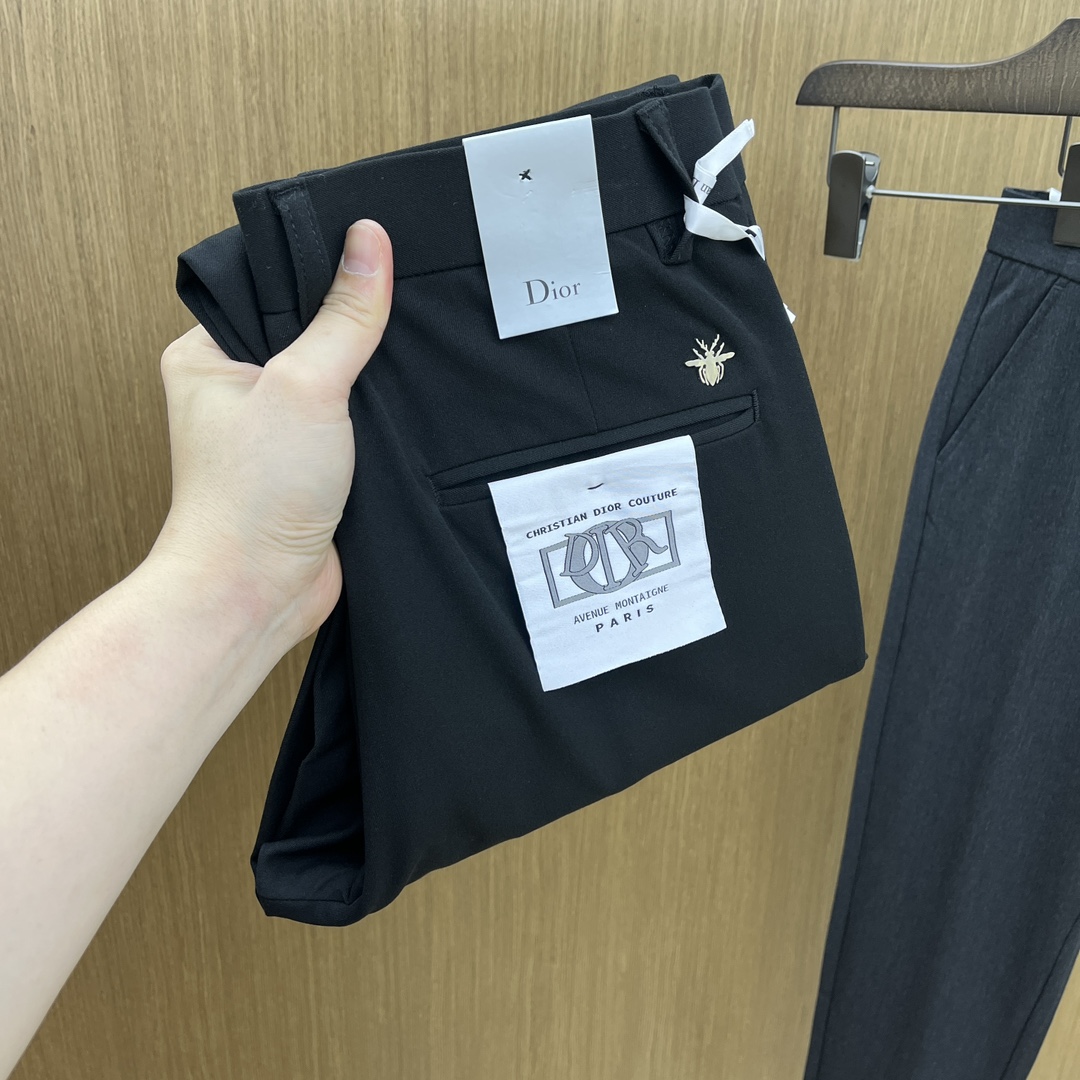 秋冬 CD 🔥🔥ss秋冬新品，官网同步有售，男士高端商务休闲西裤，高端进口面料，带弹力，后面采用硅胶字母