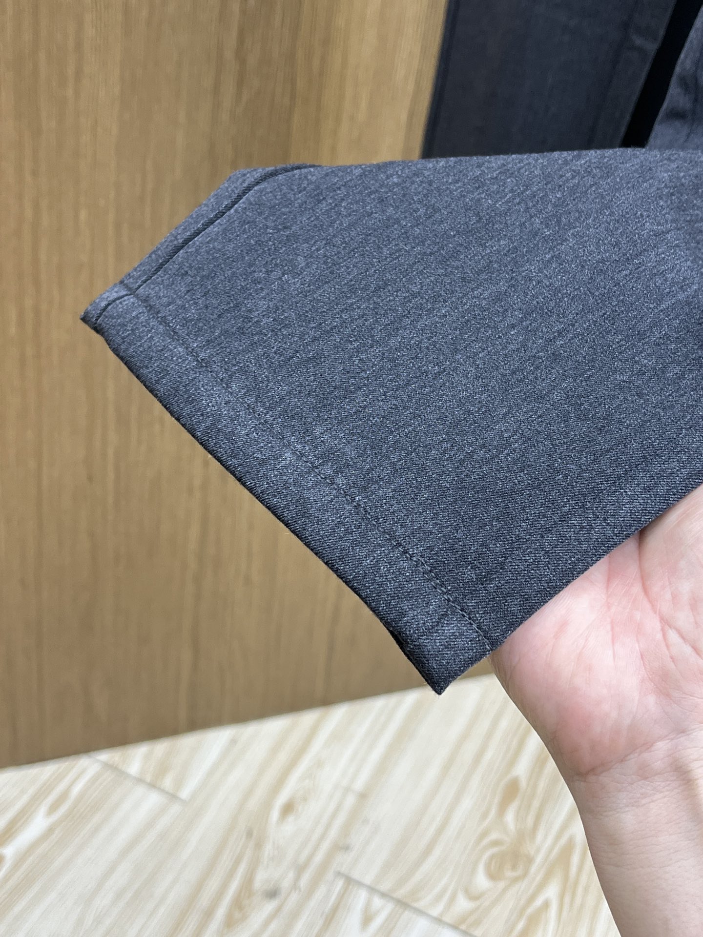 秋冬 CD 🔥🔥ss秋冬新品，官网同步有售，男士高端商务休闲西裤，高端进口面料，带弹力，后面采用硅胶字母