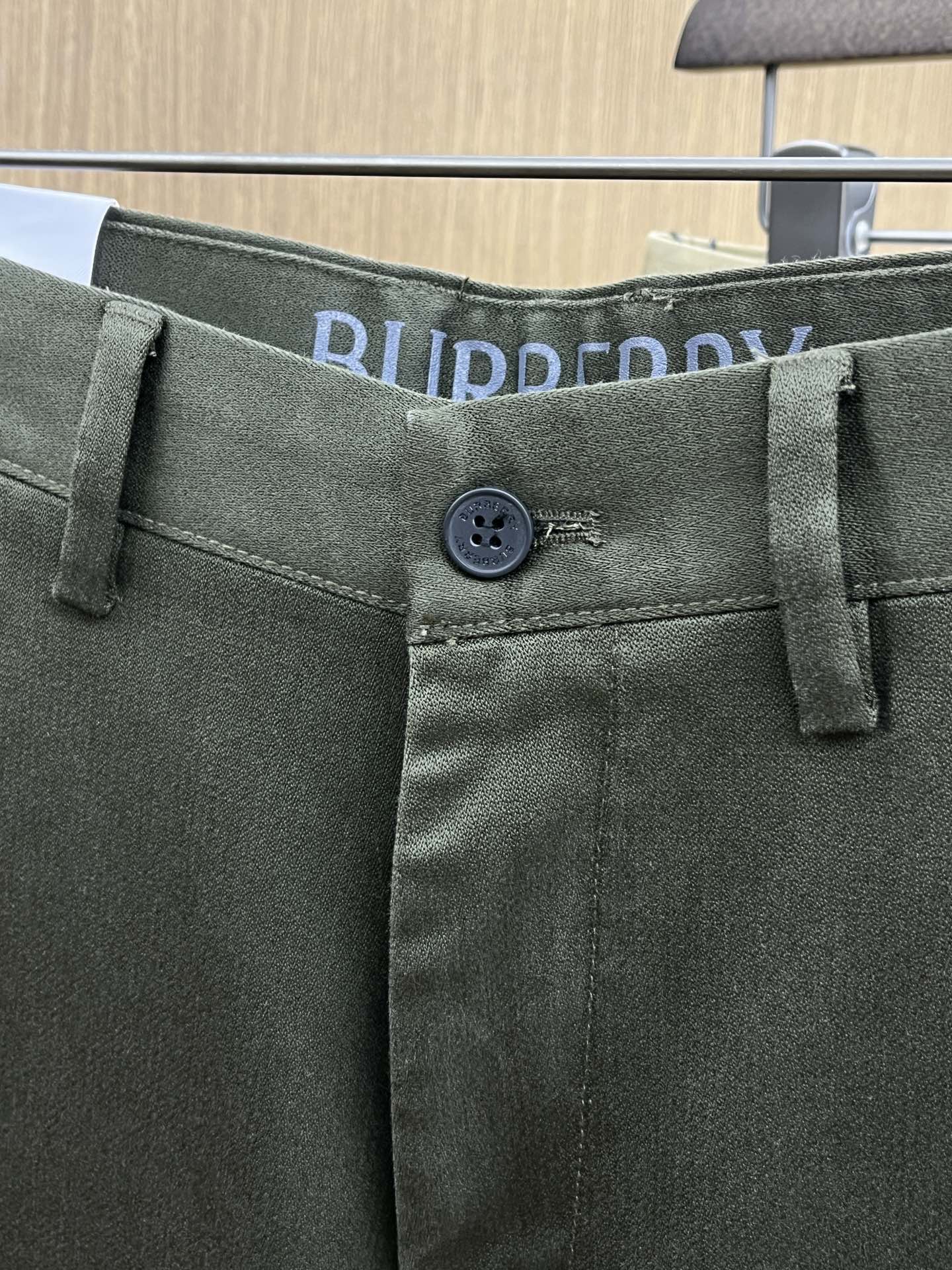 秋冬 BBR 🔥🔥ss秋冬新品，官网同步有售，男士高端商务休闲西裤，高端进口面料，带弹力，后面采用硅胶字