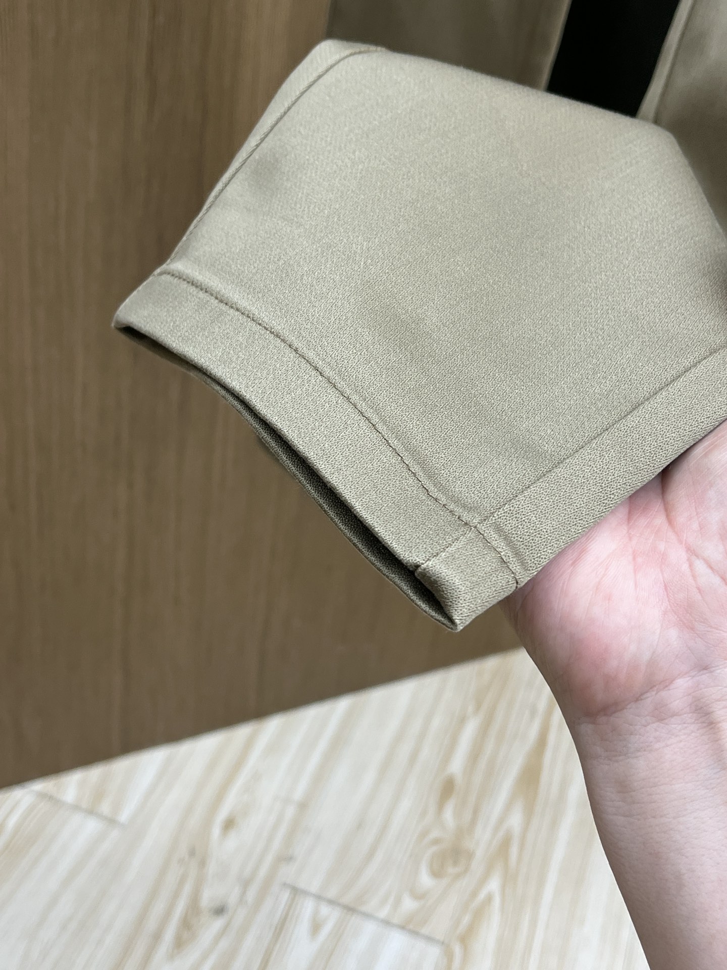 秋冬 BBR 🔥🔥ss秋冬新品，官网同步有售，男士高端商务休闲西裤，高端进口面料，带弹力，后面采用硅胶字