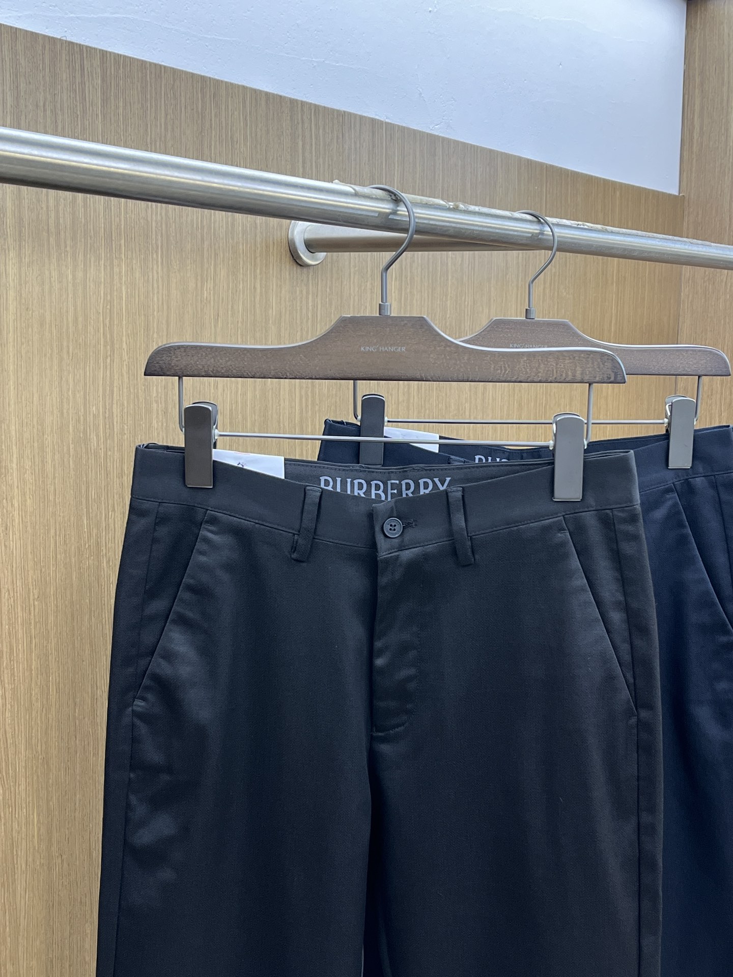 秋冬 BBR 🔥🔥ss秋冬新品，官网同步有售，男士高端商务休闲西裤，高端进口面料，带弹力，后面采用硅胶字