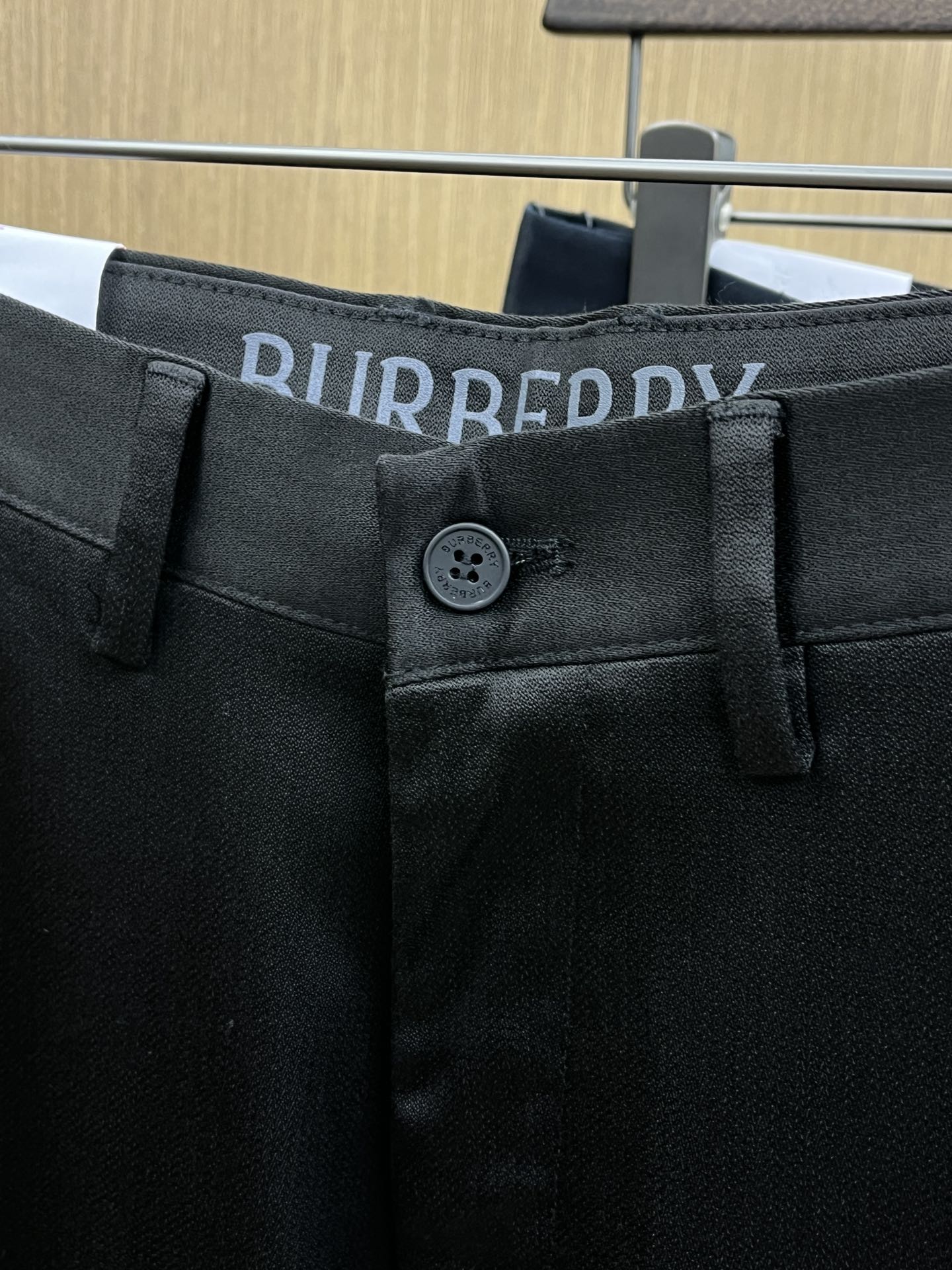 秋冬 BBR 🔥🔥ss秋冬新品，官网同步有售，男士高端商务休闲西裤，高端进口面料，带弹力，后面采用硅胶字