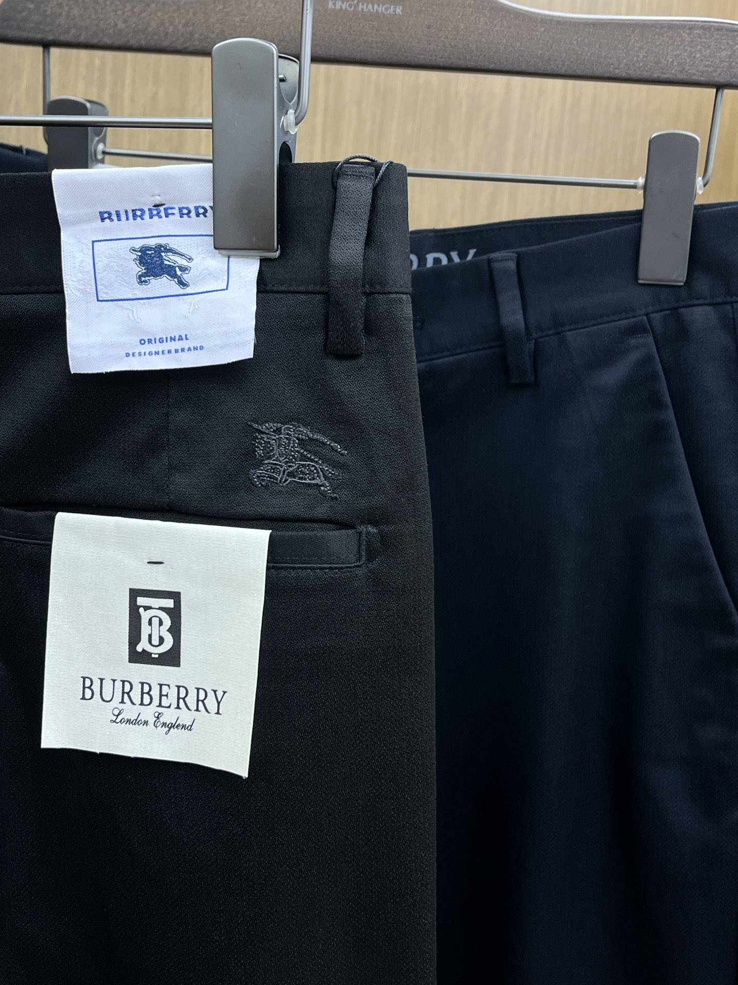 秋冬 BBR 🔥🔥ss秋冬新品，官网同步有售，男士高端商务休闲西裤，高端进口面料，带弹力，后面采用硅胶字