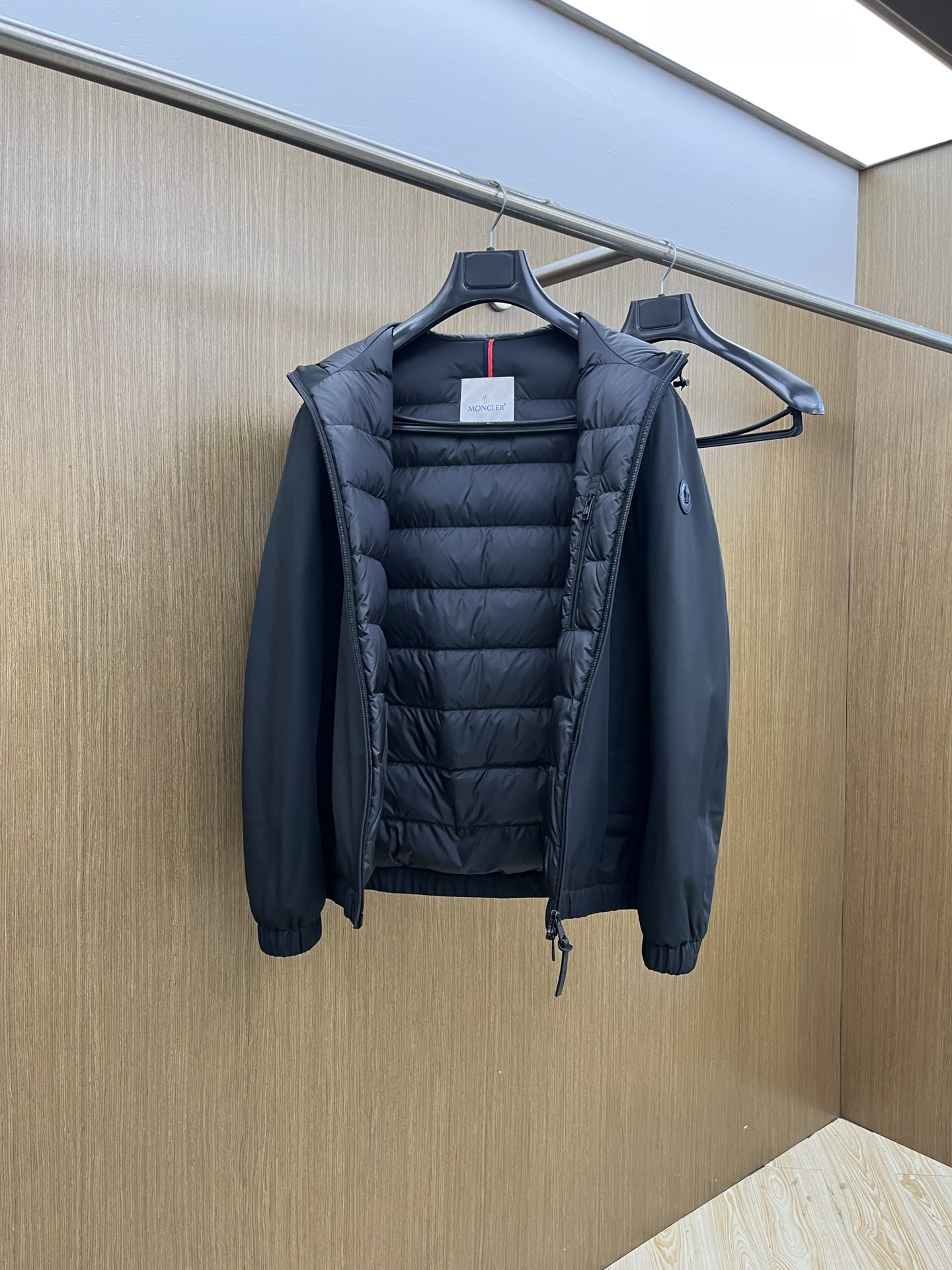 秋冬羽绒 🆕Moncler蒙口 羽绒服 2025最新款时尚设计师款羽绒外套.（连帽不可拆卸）处处细节显工