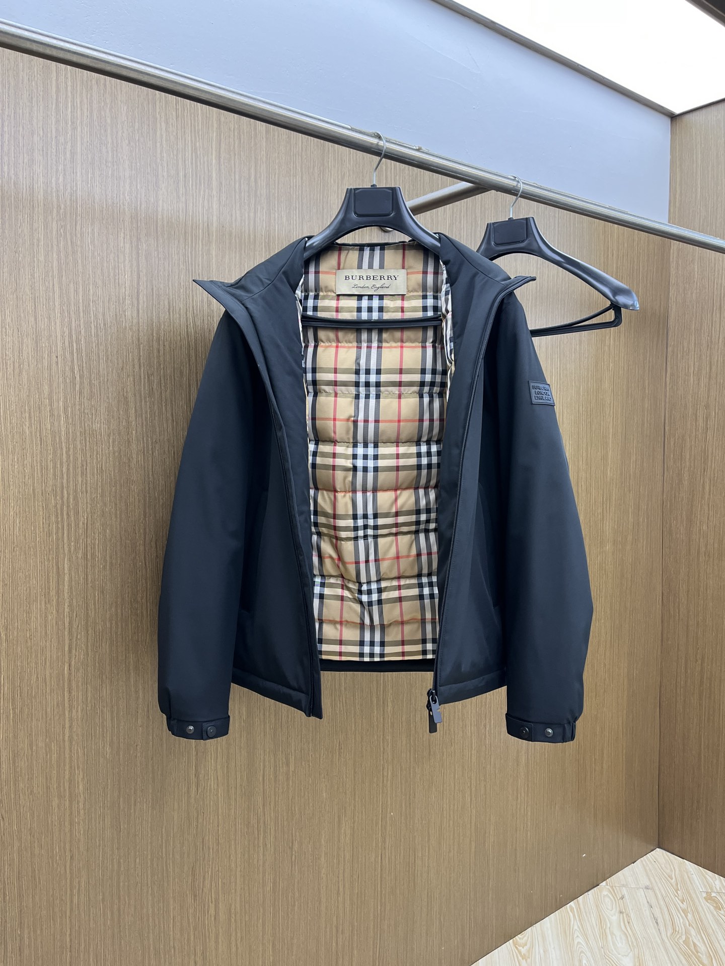 秋冬羽绒 🆕Burberry巴宝莉 羽绒服 2025最新款时尚设计师款羽绒外套.（连帽不可拆卸），经典格