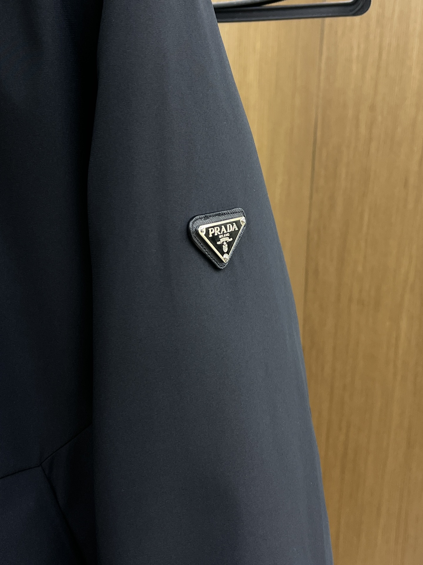 秋冬羽绒 🆕Prada普拉达 羽绒服 2025最新款时尚设计师款羽绒外套.（连帽不可拆卸）处处细节显工艺