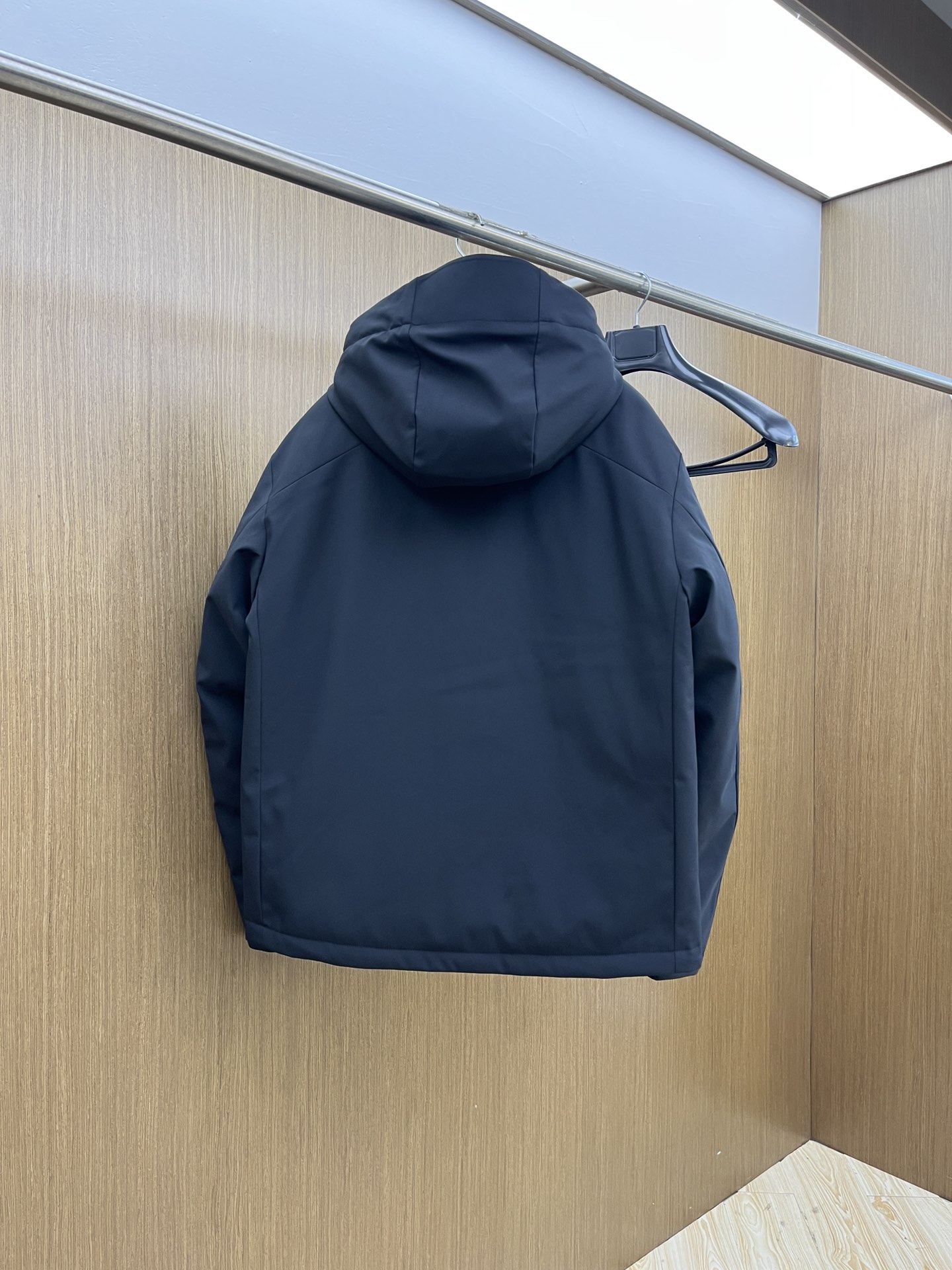 秋冬羽绒 🆕Prada普拉达 羽绒服 2025最新款时尚设计师款羽绒外套.（连帽不可拆卸）处处细节显工艺