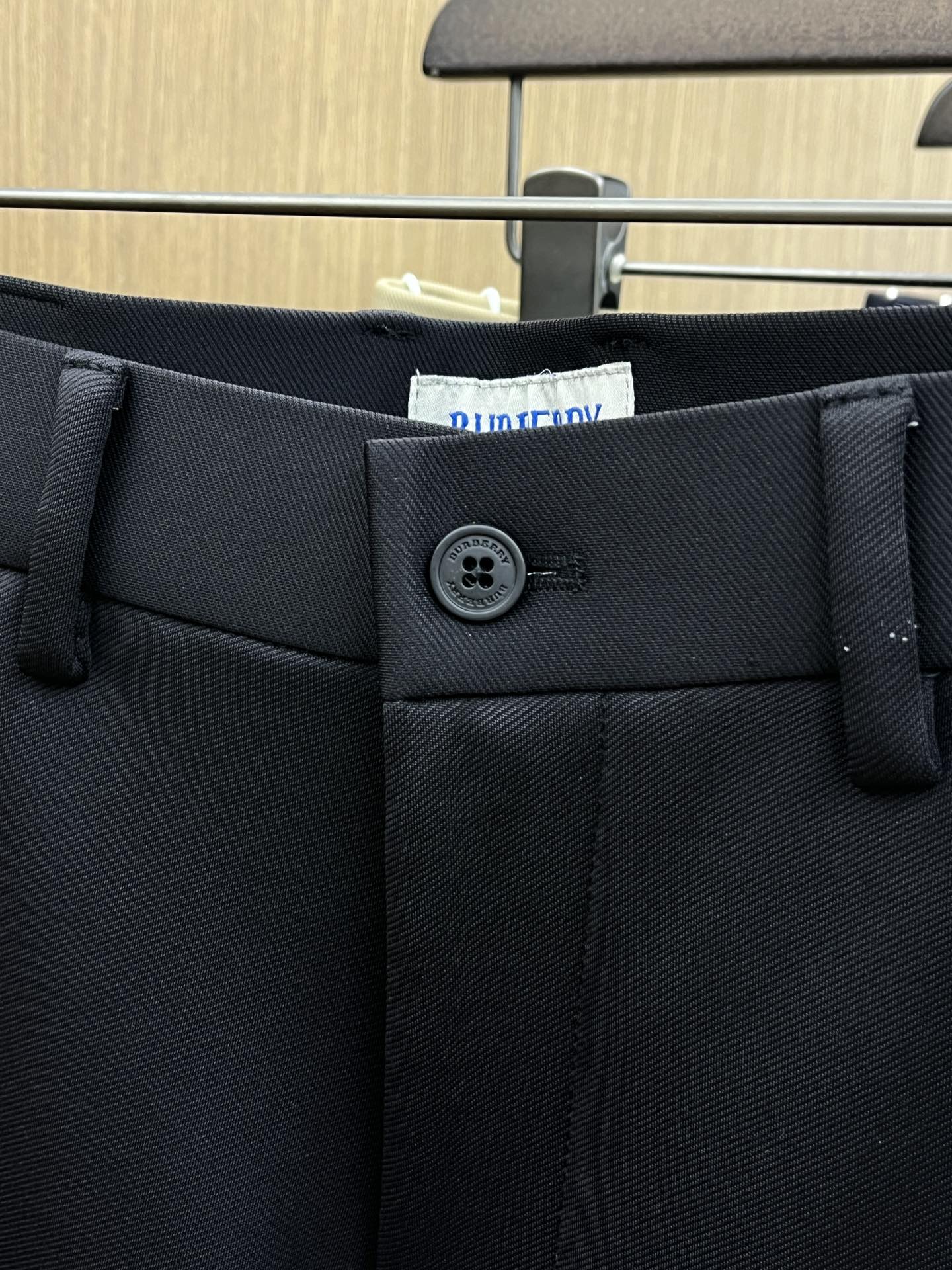 秋冬 BBR 🔥🔥ss秋冬新品，官网同步有售，男士高端商务休闲西裤，高端进口面料，带弹力，后面采用硅胶字