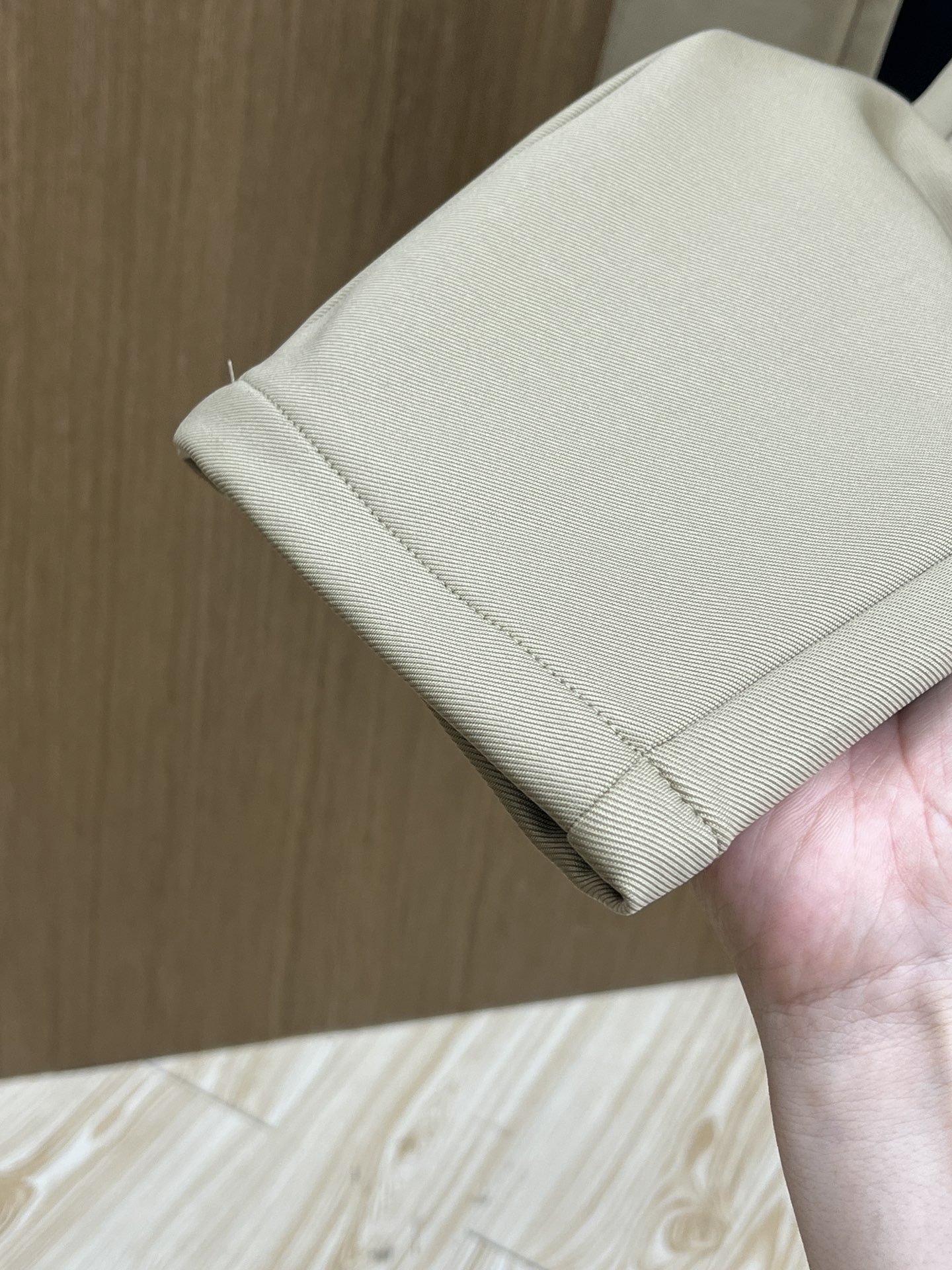 秋冬 BBR 🔥🔥ss秋冬新品，官网同步有售，男士高端商务休闲西裤，高端进口面料，带弹力，后面采用硅胶字