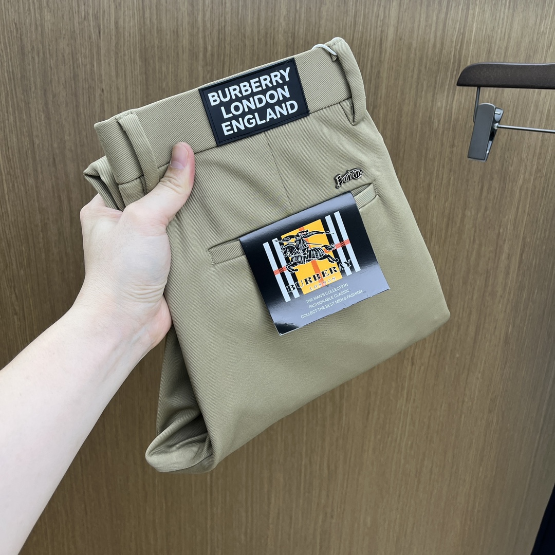 秋冬 BBR 🔥🔥ss秋冬新品，官网同步有售，男士高端商务休闲西裤，高端进口面料，带弹力，后面采用硅胶字