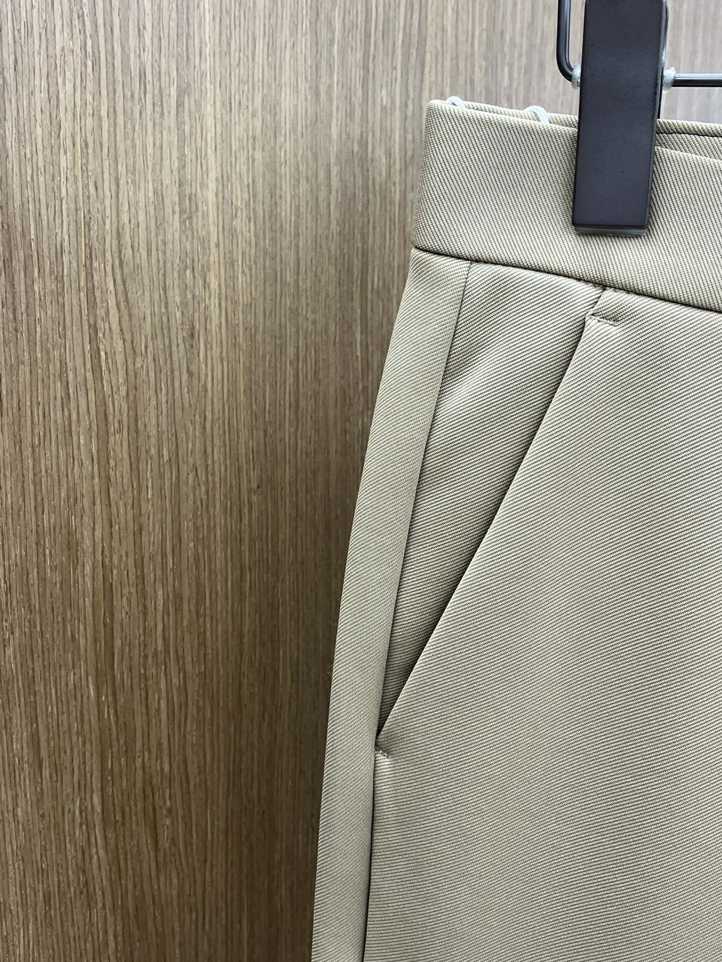 秋冬 BBR 🔥🔥ss秋冬新品，官网同步有售，男士高端商务休闲西裤，高端进口面料，带弹力，后面采用硅胶字