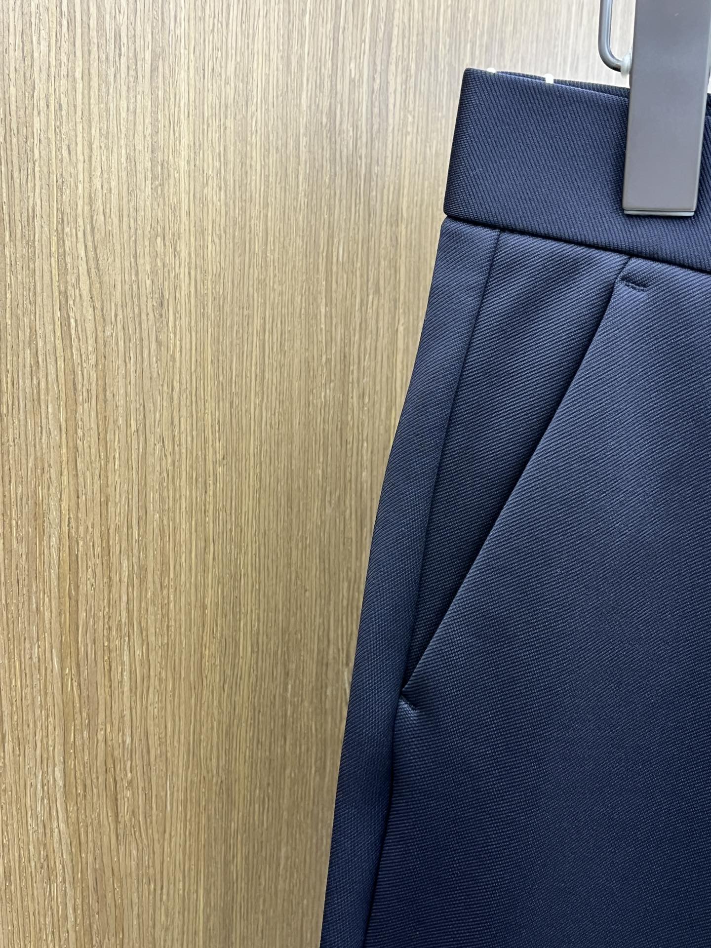 秋冬 BBR 🔥🔥ss秋冬新品，官网同步有售，男士高端商务休闲西裤，高端进口面料，带弹力，后面采用硅胶字