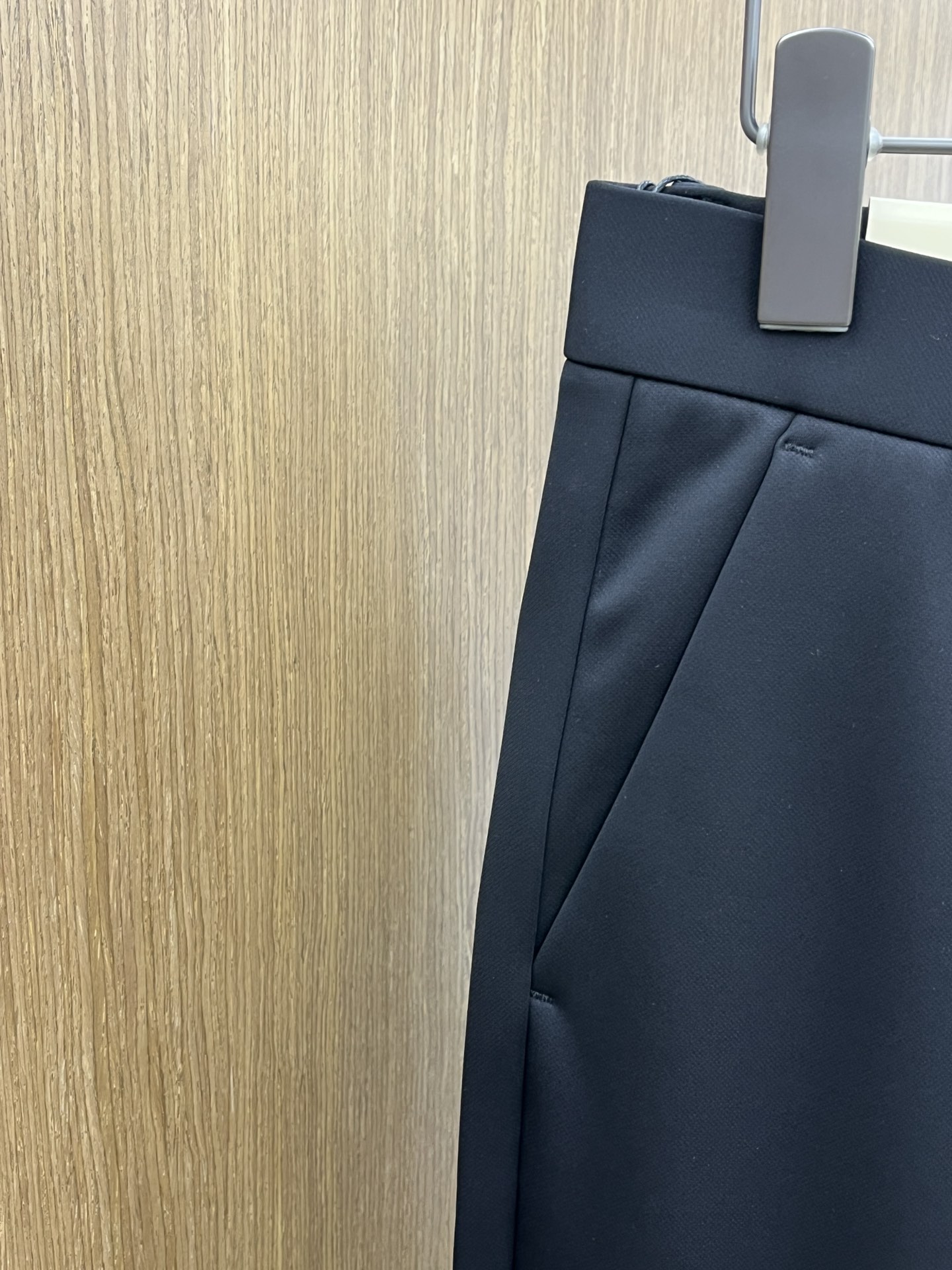 秋冬 ZZ 🔥🔥ss秋冬新品，官网同步有售，男士高端商务休闲西裤，高端进口面料，带弹力，后面采用硅胶字母