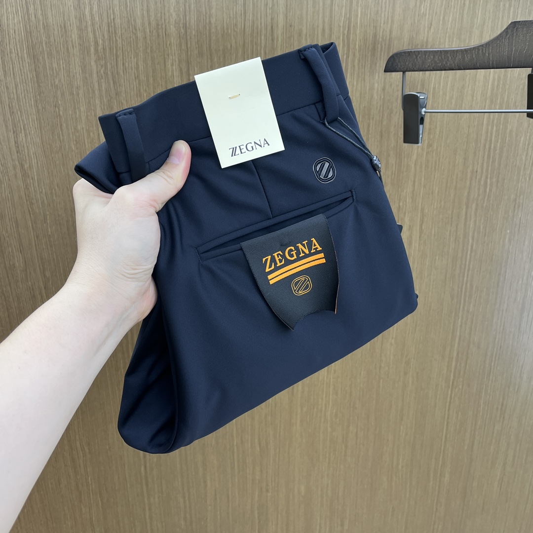 NO:656670,Autumn and winter ZZ 1955ss new autumn and winter products, available on the official website at the same time, men's high-end business casual trousers, high-end imported fabrics, with elasticity, silicone letter gluing on the back, five collocations, both classic and fashionable, tailor-made, the upper body effect is unrestricted, comfortable and breathable, fax code number 30-3837,, alexander wang19860909秋冬 ZZ 1955ss秋冬新品,官网同步有售,男士高端商务休闲西裤,高端进口面料,带弹力,后面采用硅胶字母压胶,五搭配,即经典又时尚,合体裁缝,上身效果无约束感 ,舒适透气fax 码数30-3837,,alexander wang,Men's clothing