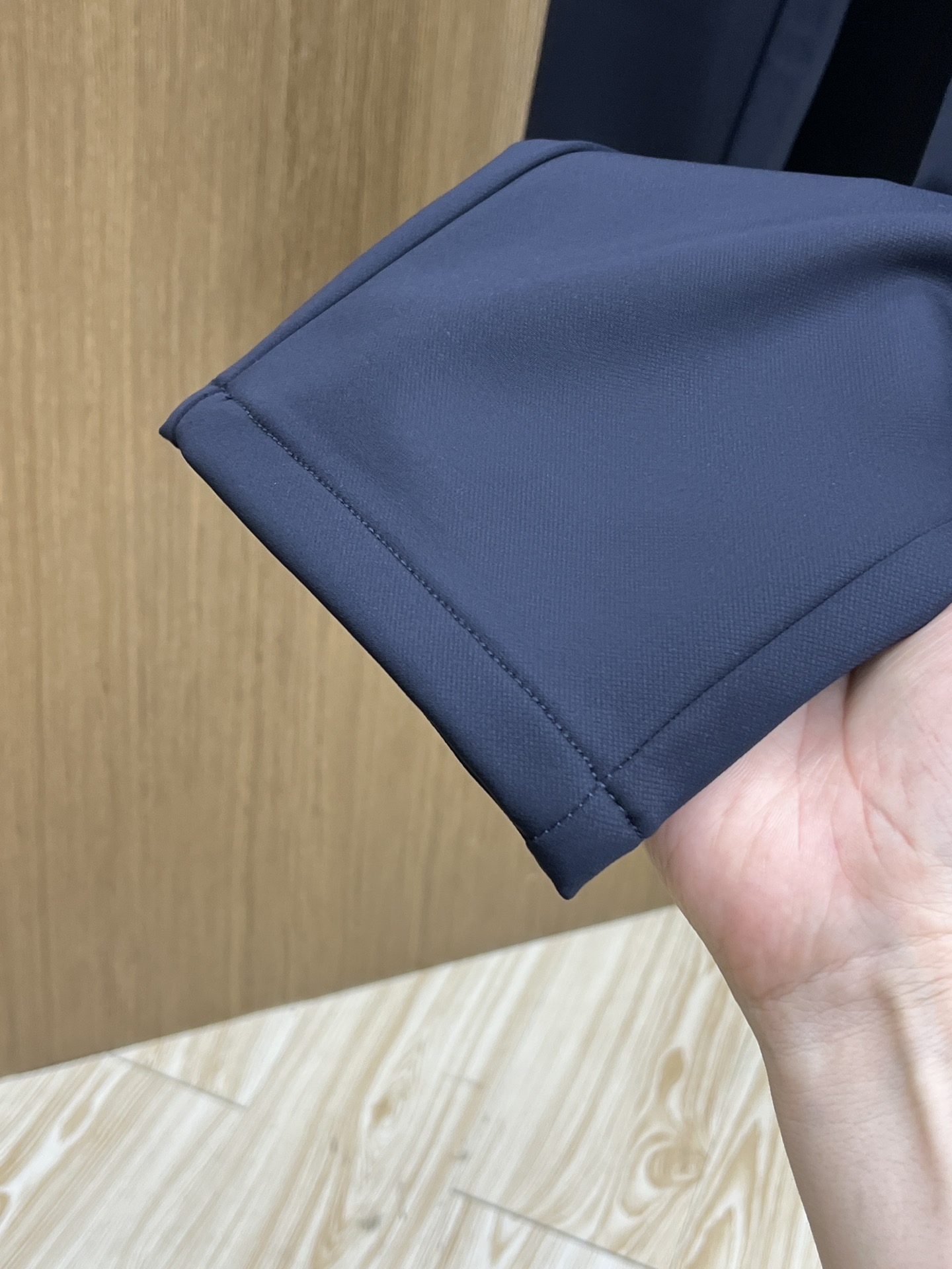 秋冬 ZZ 🔥🔥ss秋冬新品，官网同步有售，男士高端商务休闲西裤，高端进口面料，带弹力，后面采用硅胶字母