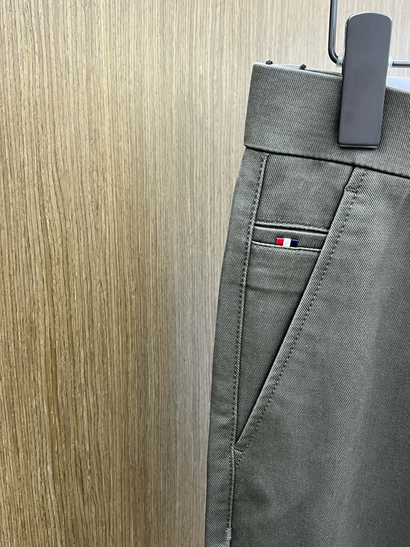 秋冬 CD 🔥🔥ss秋冬新品，官网同步有售，男士高端商务休闲西裤，高端进口面料，带弹力，后面采用硅胶字母