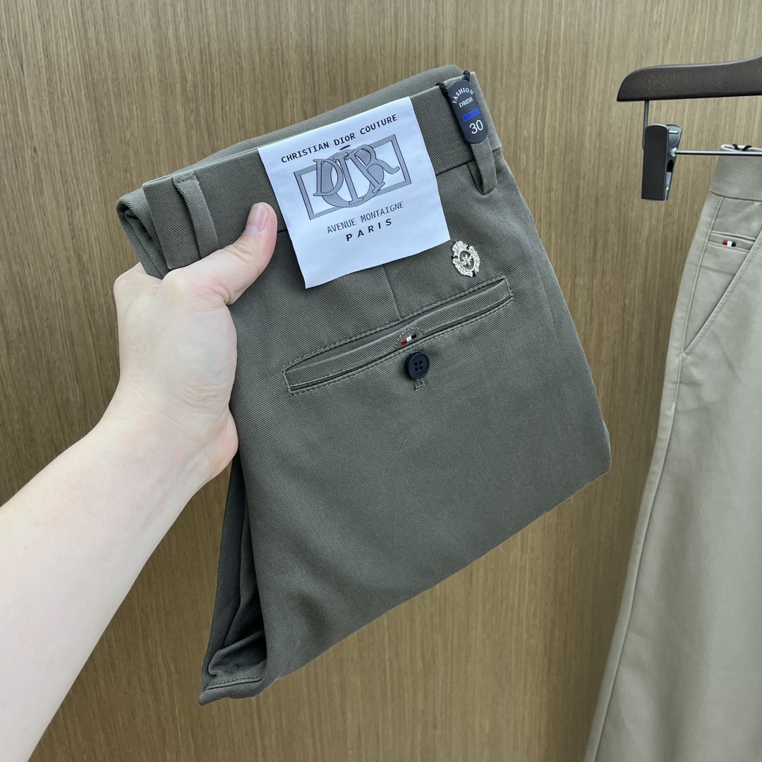秋冬 CD 🔥🔥ss秋冬新品，官网同步有售，男士高端商务休闲西裤，高端进口面料，带弹力，后面采用硅胶字母