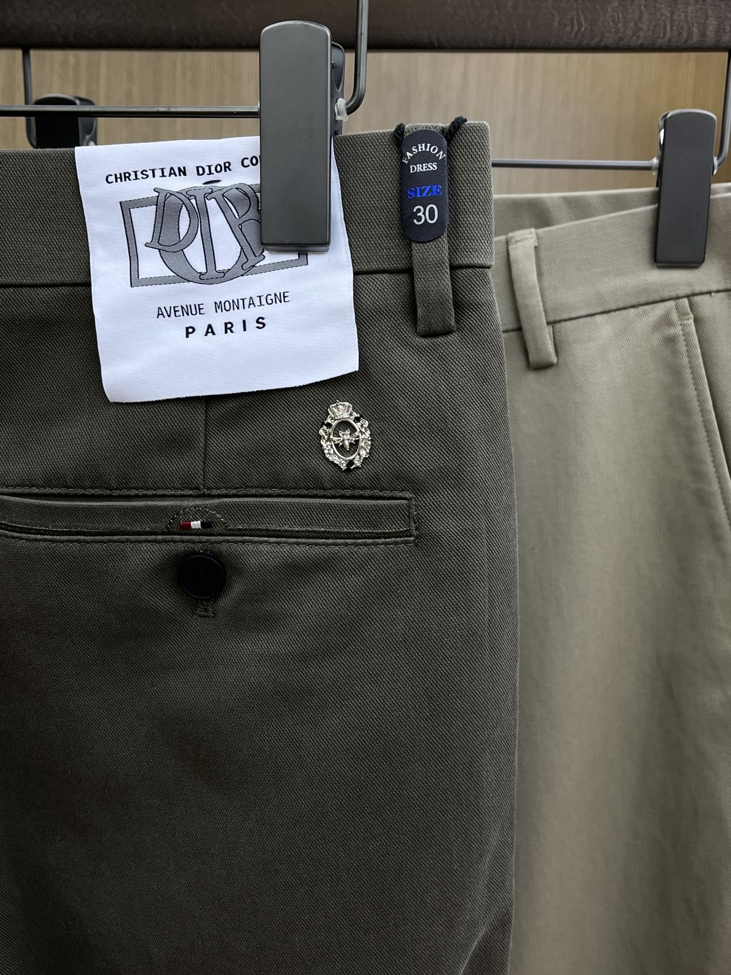 秋冬 CD 🔥🔥ss秋冬新品，官网同步有售，男士高端商务休闲西裤，高端进口面料，带弹力，后面采用硅胶字母