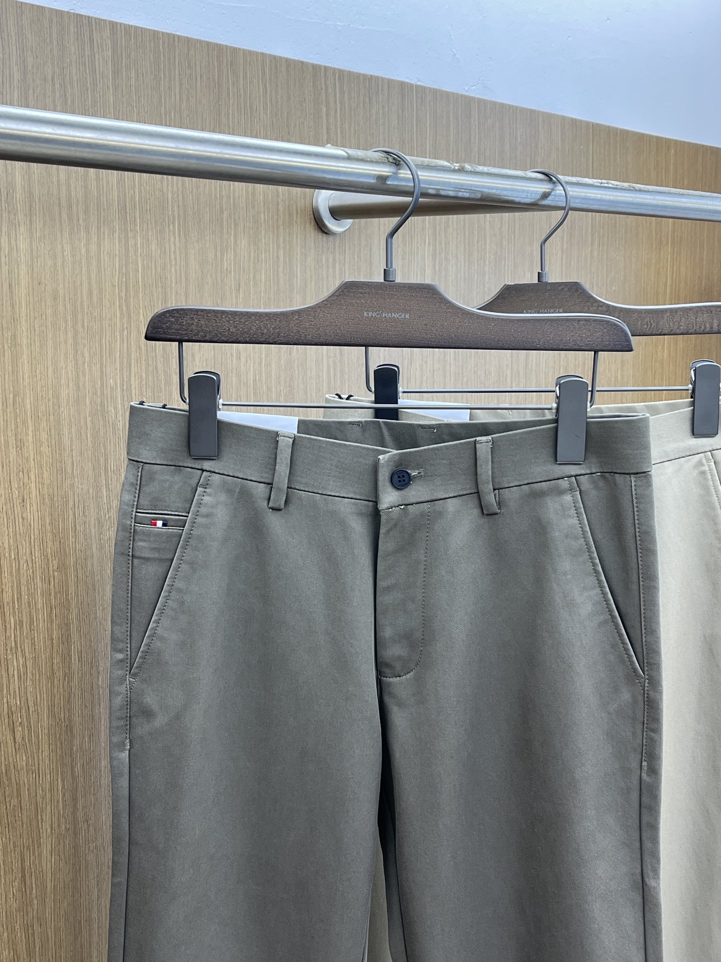 秋冬 CD 🔥🔥ss秋冬新品，官网同步有售，男士高端商务休闲西裤，高端进口面料，带弹力，后面采用硅胶字母