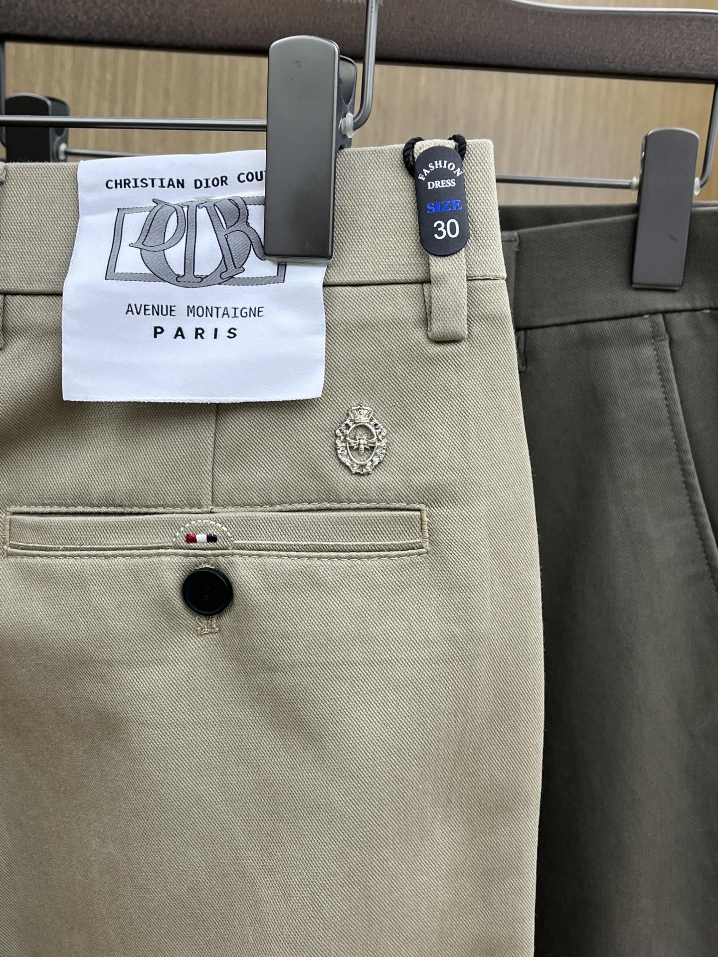 秋冬 CD 🔥🔥ss秋冬新品，官网同步有售，男士高端商务休闲西裤，高端进口面料，带弹力，后面采用硅胶字母