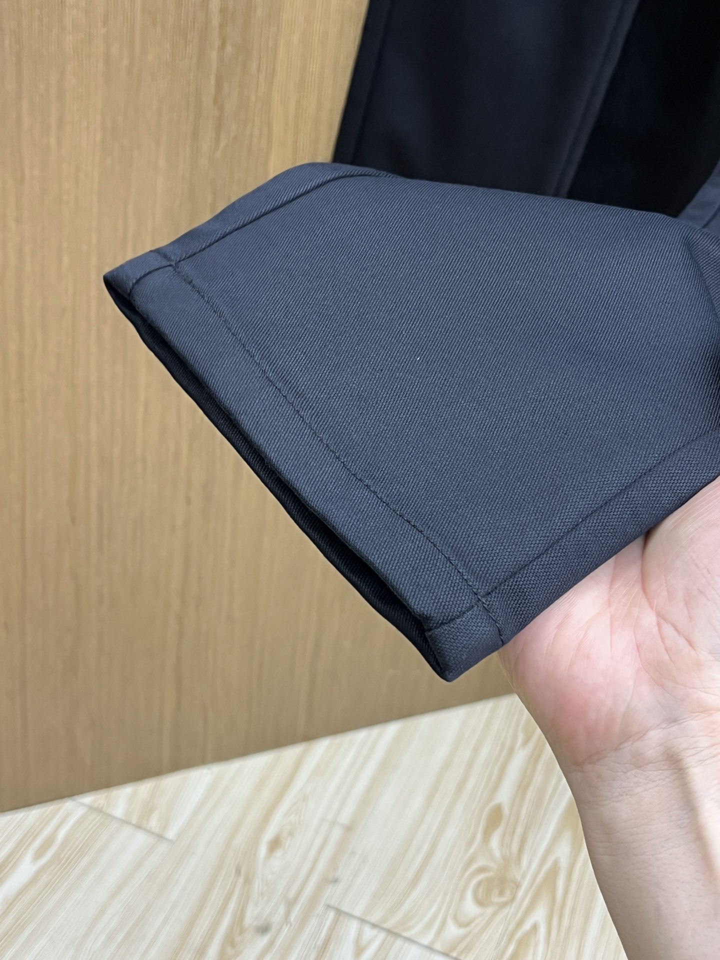 秋冬 CD 🔥🔥ss秋冬新品，官网同步有售，男士高端商务休闲西裤，高端进口面料，带弹力，后面采用硅胶字母