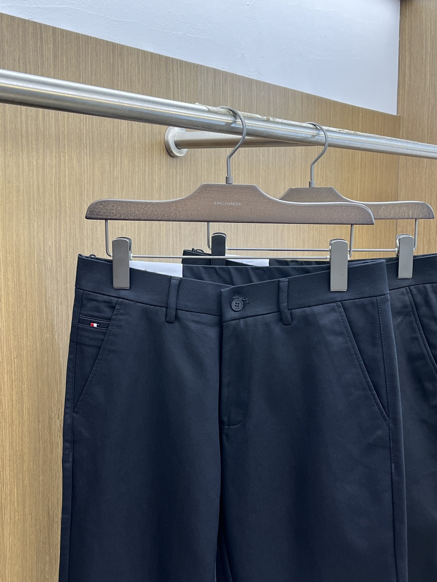 秋冬 CD 🔥🔥ss秋冬新品，官网同步有售，男士高端商务休闲西裤，高端进口面料，带弹力，后面采用硅胶字母