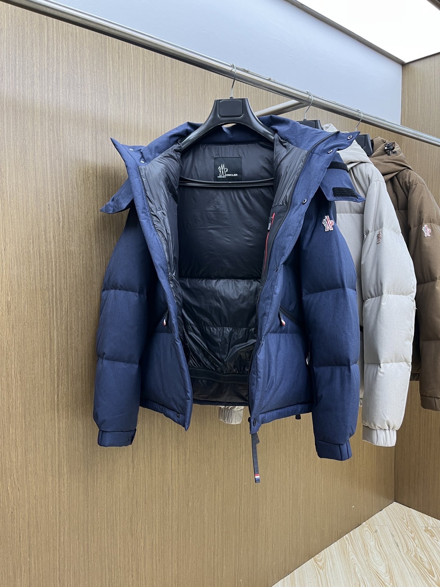 秋冬羽绒 Mon 🔥🔥Gw秋冬新款🆕羽绒服 原版订制五金配件全进口原版定制 高端产品 绝对的高品质 采用