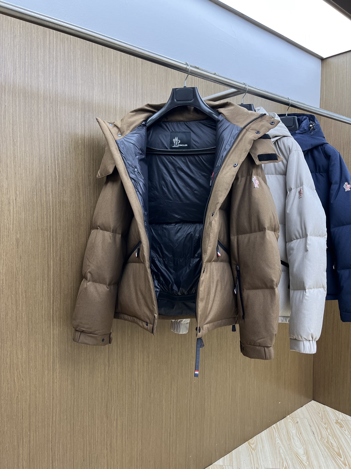 秋冬羽绒 Mon 🔥🔥Gw秋冬新款🆕羽绒服 原版订制五金配件全进口原版定制 高端产品 绝对的高品质 采用