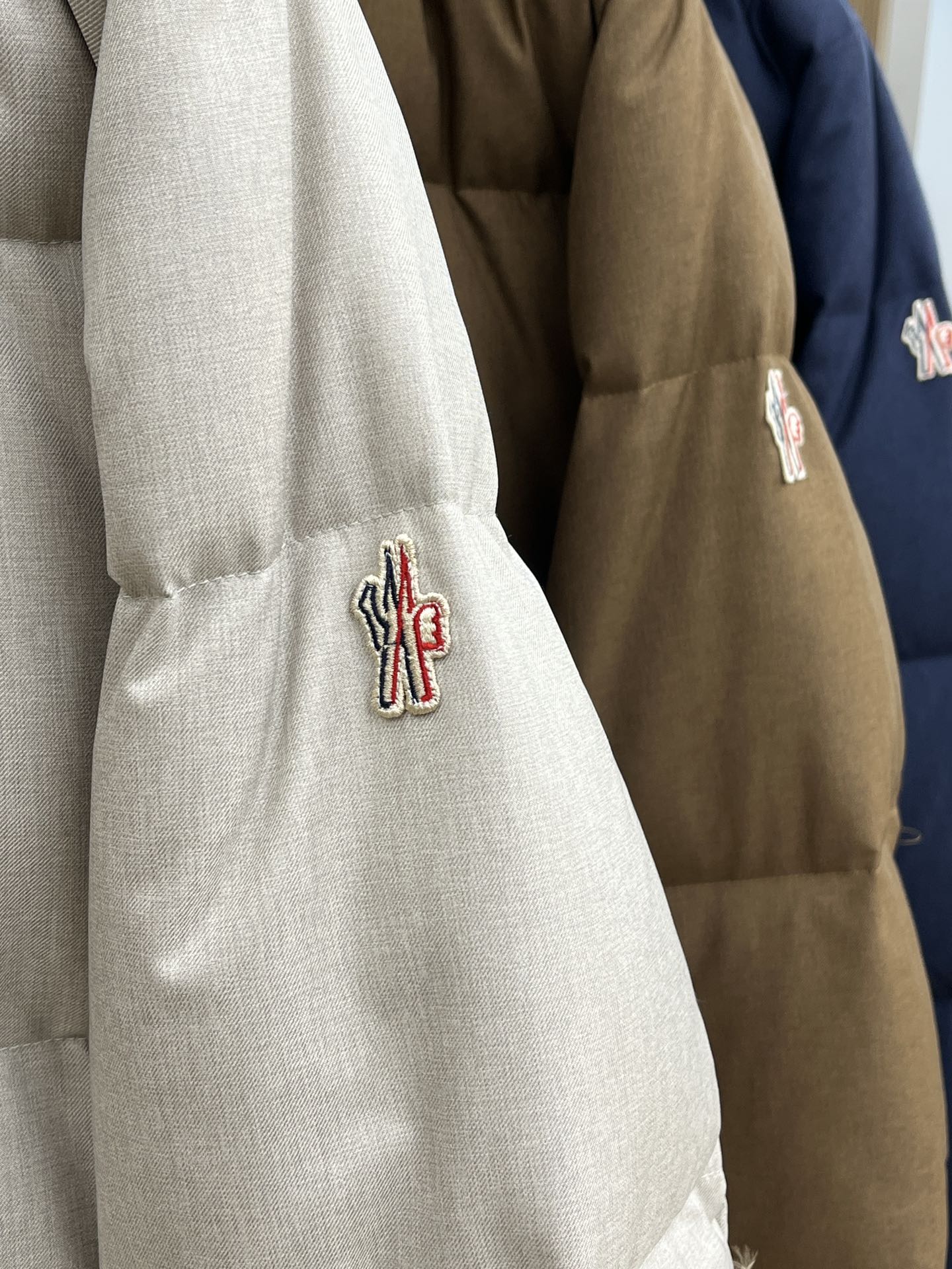 秋冬羽绒 Mon 🔥🔥Gw秋冬新款🆕羽绒服 原版订制五金配件全进口原版定制 高端产品 绝对的高品质 采用