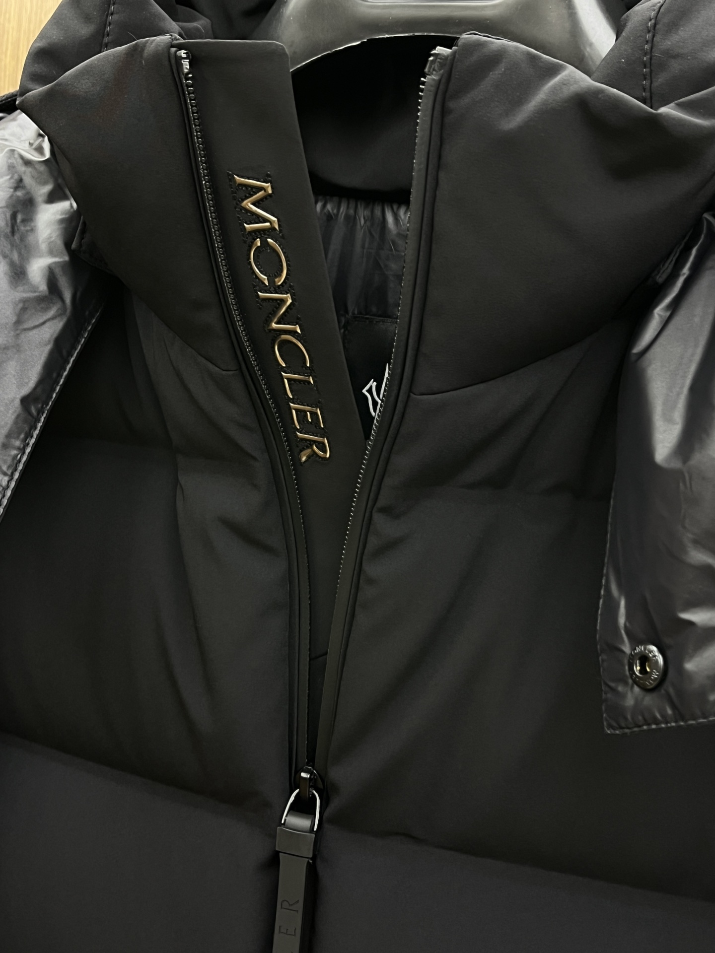 秋冬羽绒 Mon 🔥🔥Gw秋冬新款🆕羽绒服 原版订制五金配件全进口原版定制 高端产品 绝对的高品质 采用