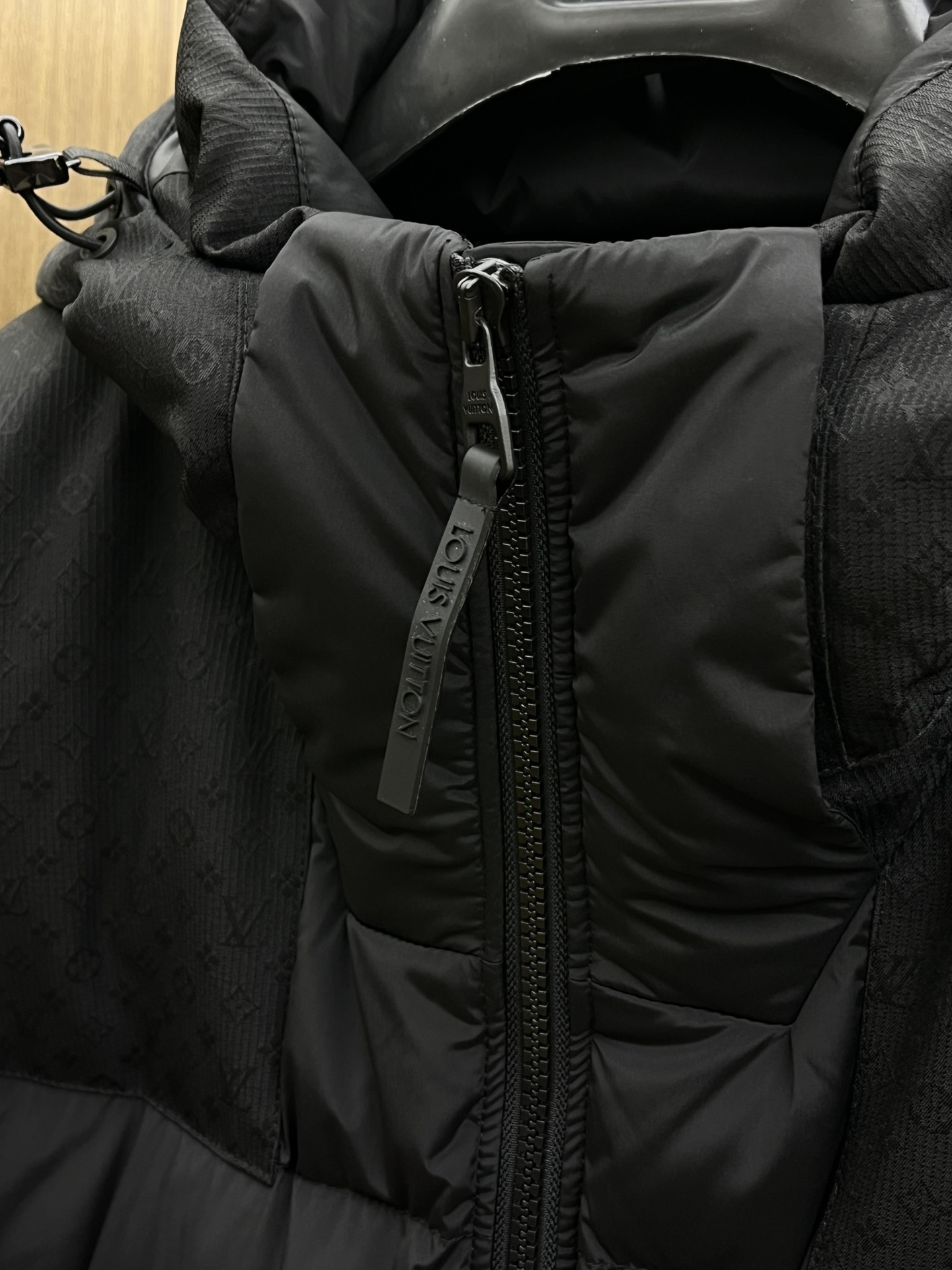 秋冬羽绒 LV 🔥🔥Gw秋冬新款🆕羽绒服 原版订制五金配件全进口原版定制 高端产品 绝对的高品质 采用顶