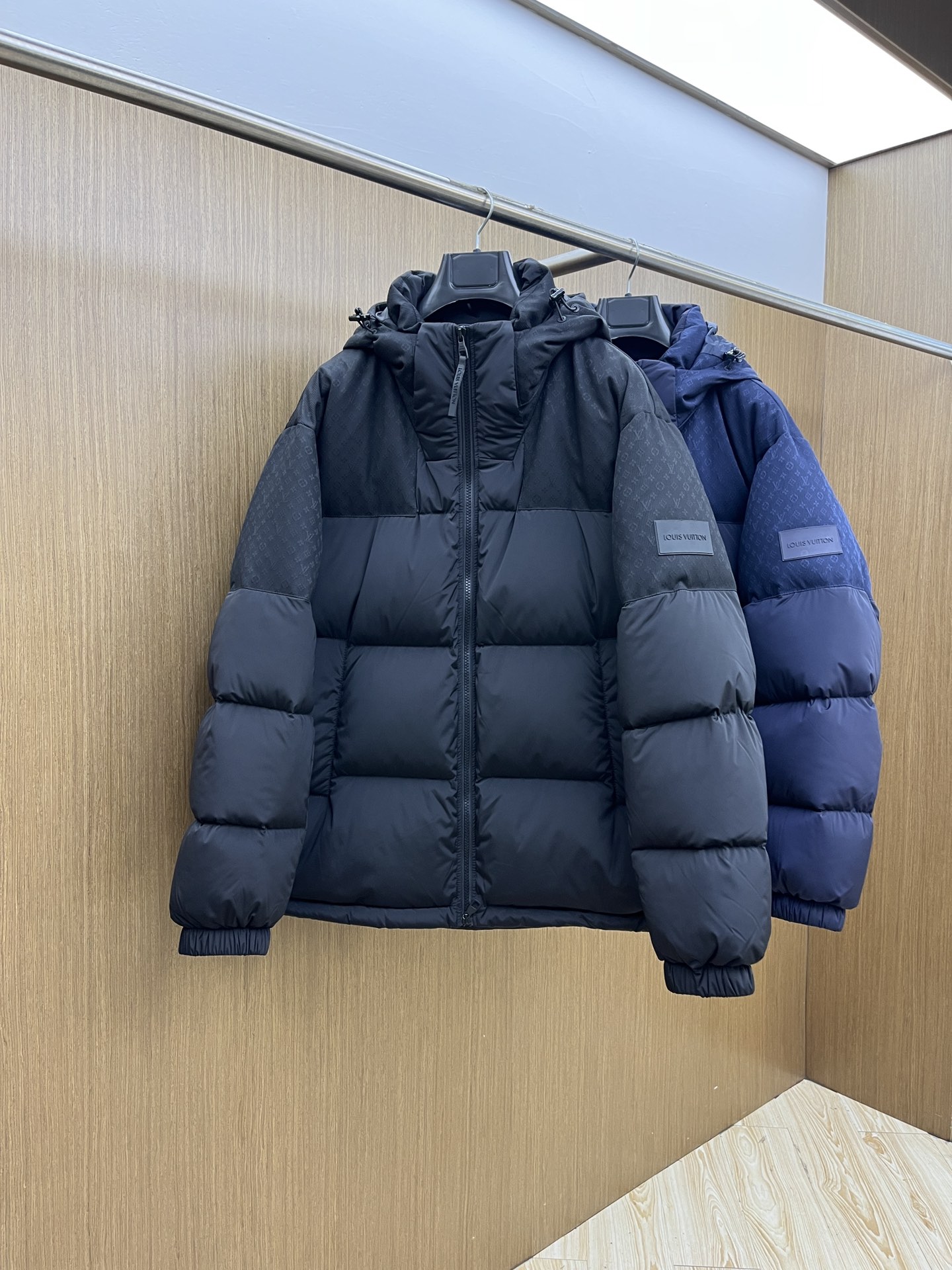 秋冬羽绒 LV 🔥🔥Gw秋冬新款🆕羽绒服 原版订制五金配件全进口原版定制 高端产品 绝对的高品质 采用顶