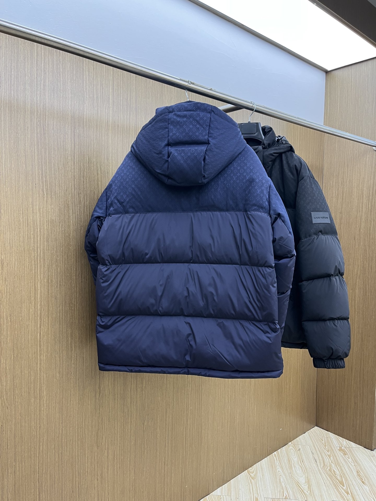 秋冬羽绒 LV 🔥🔥Gw秋冬新款🆕羽绒服 原版订制五金配件全进口原版定制 高端产品 绝对的高品质 采用顶