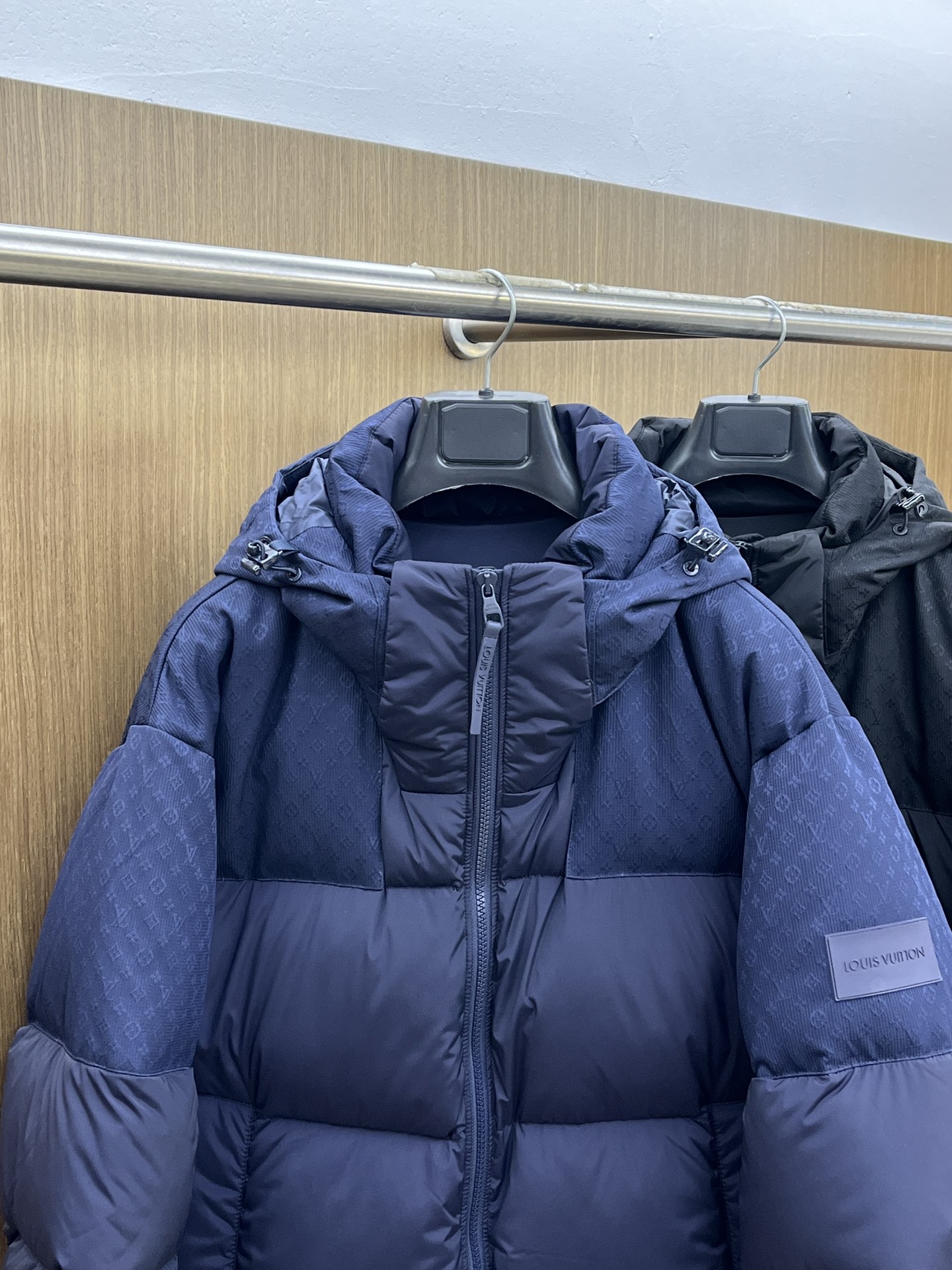 秋冬羽绒 LV 🔥🔥Gw秋冬新款🆕羽绒服 原版订制五金配件全进口原版定制 高端产品 绝对的高品质 采用顶