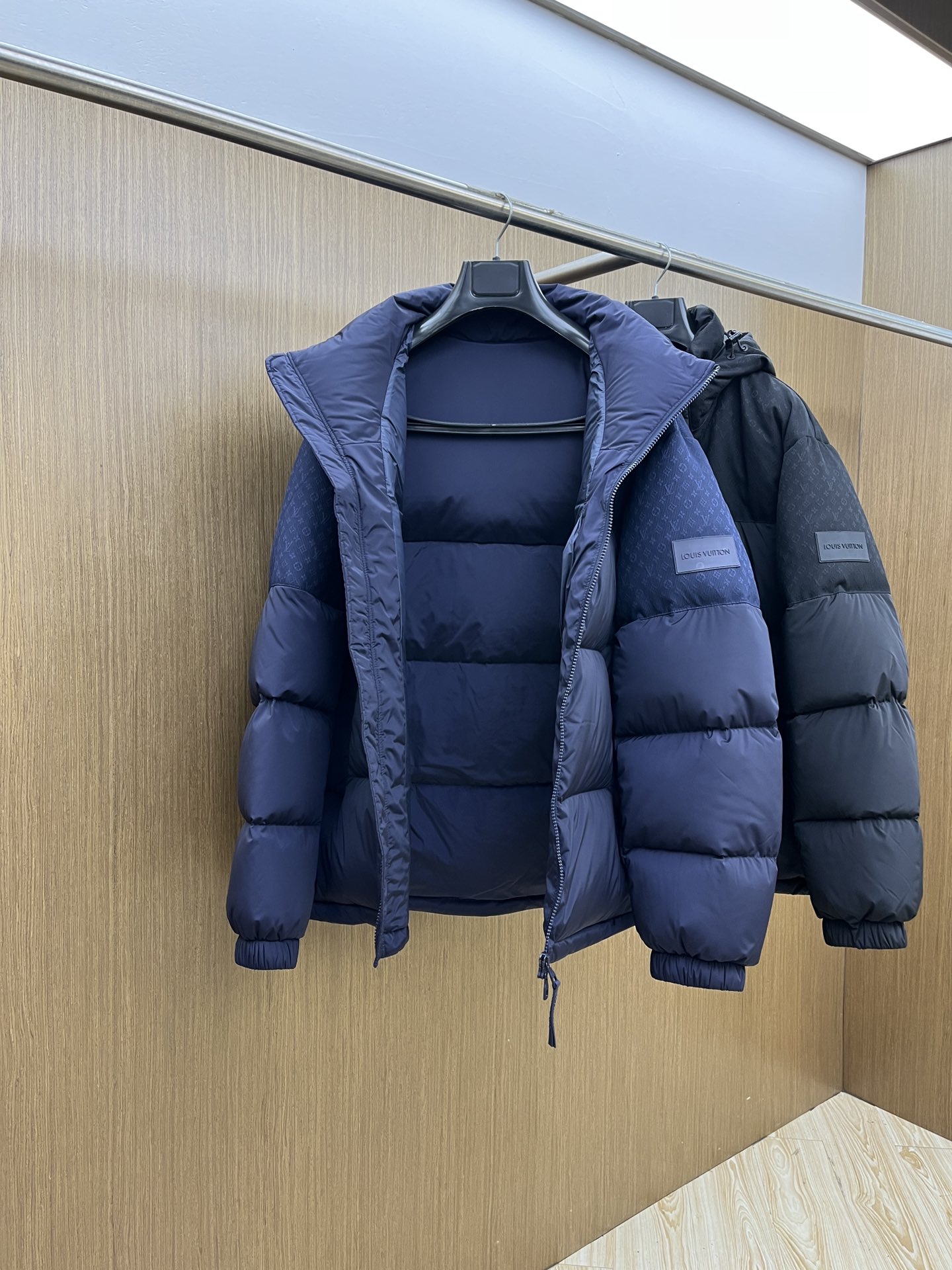 秋冬羽绒 LV 🔥🔥Gw秋冬新款🆕羽绒服 原版订制五金配件全进口原版定制 高端产品 绝对的高品质 采用顶